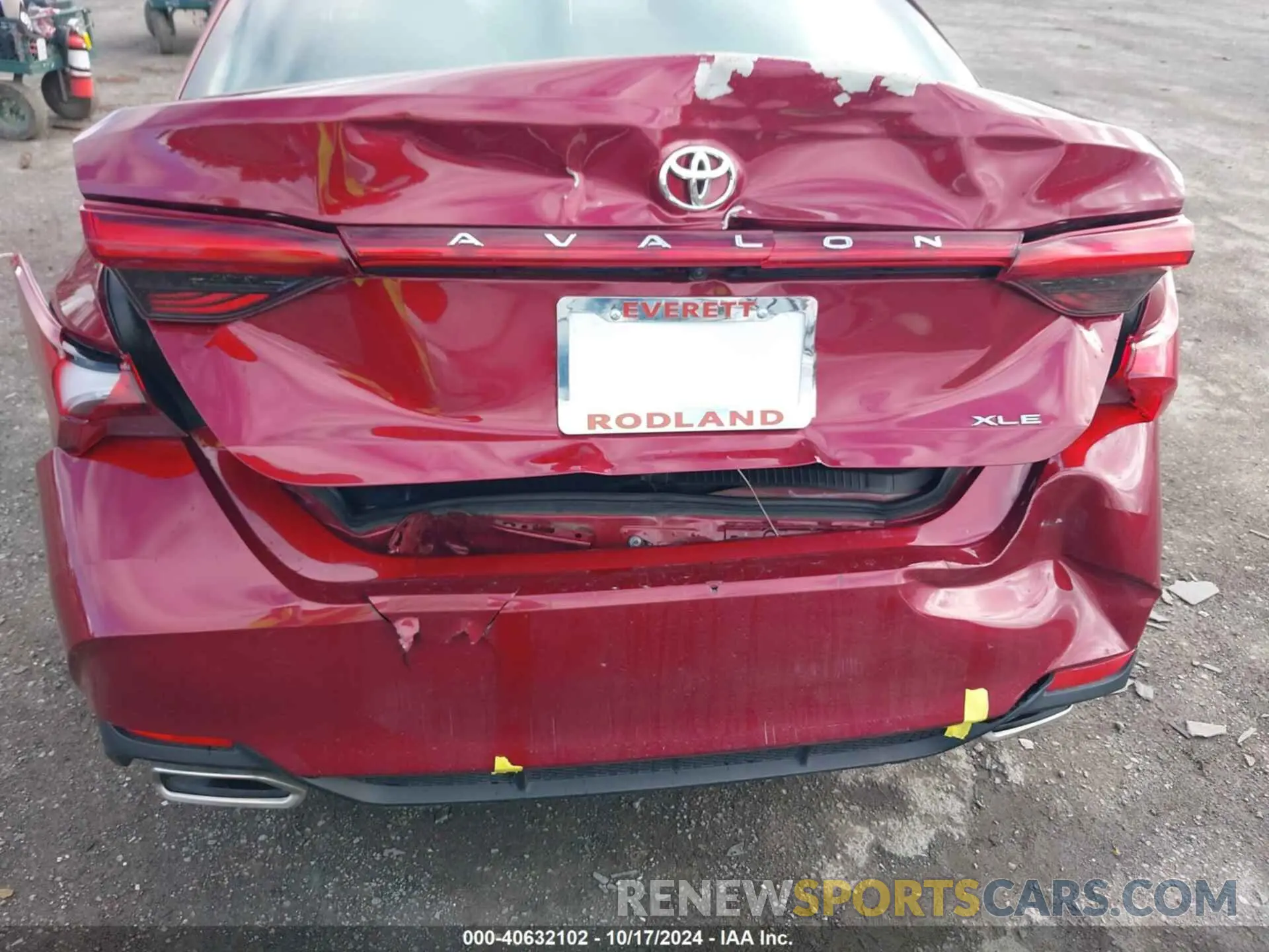 6 Photograph of a damaged car 4T1JZ1FB6NU082191 TOYOTA AVALON 2022