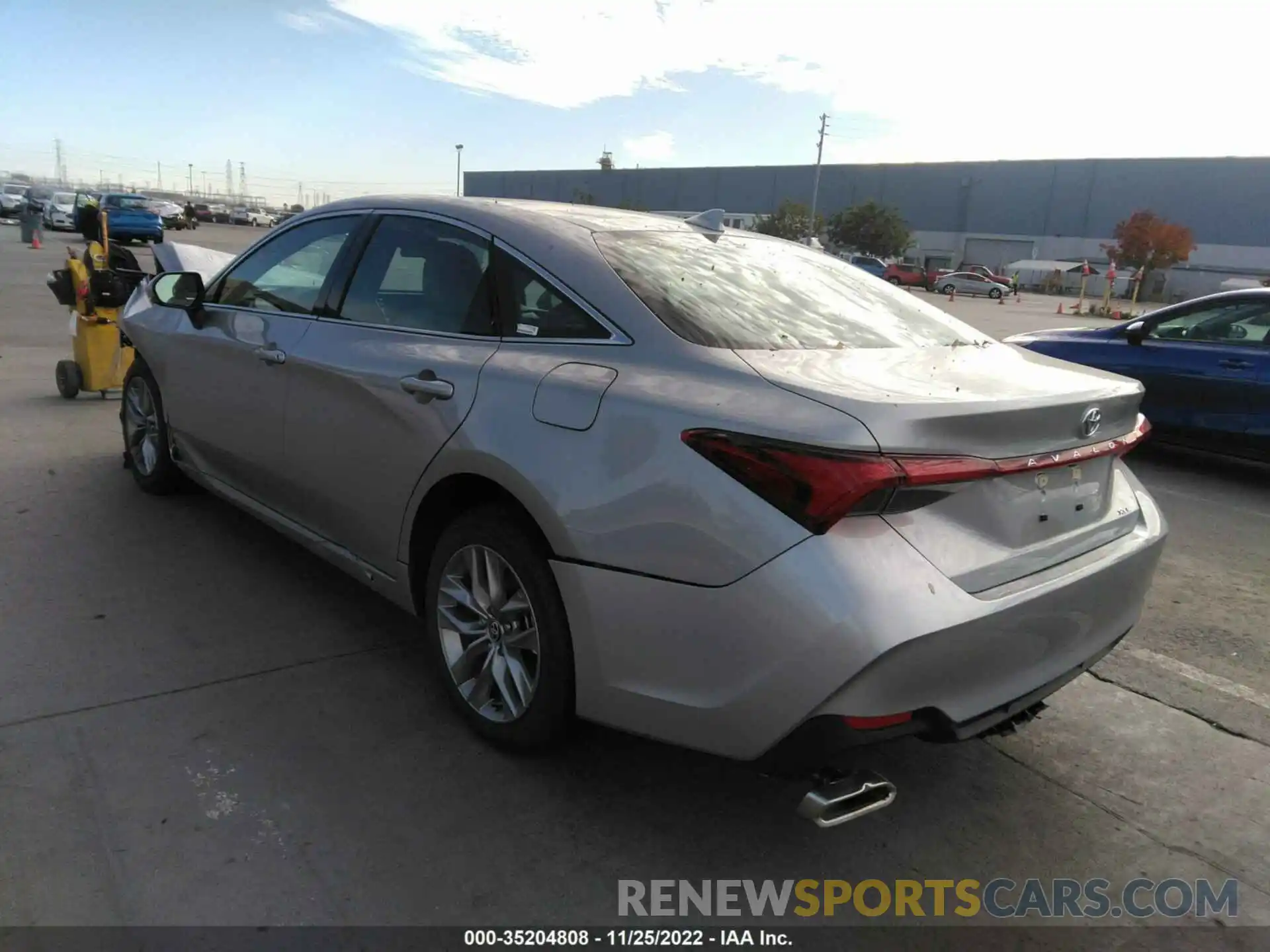 3 Photograph of a damaged car 4T1JZ1FB6NU084815 TOYOTA AVALON 2022