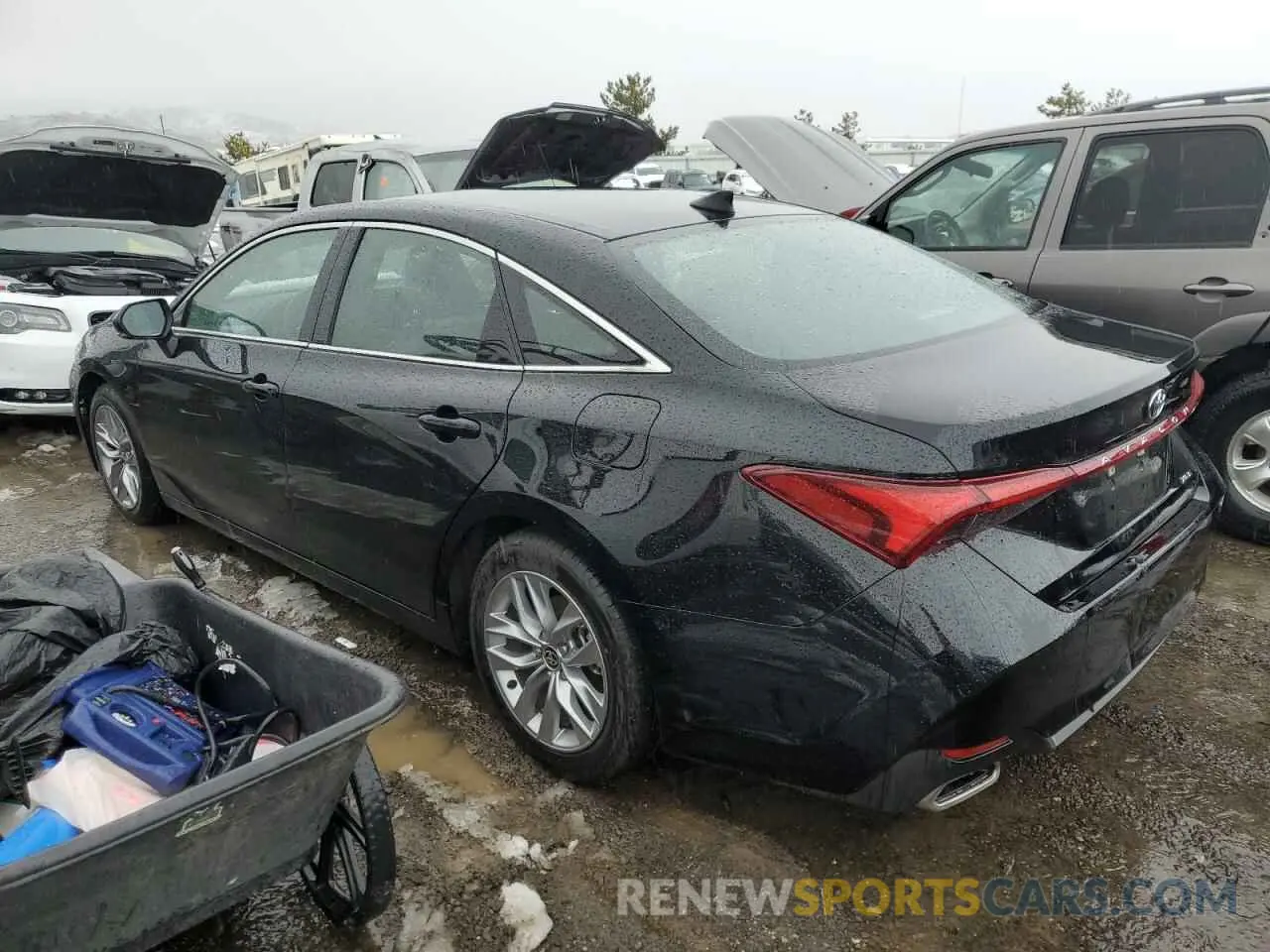 2 Photograph of a damaged car 4T1JZ1FB8NU076361 TOYOTA AVALON 2022