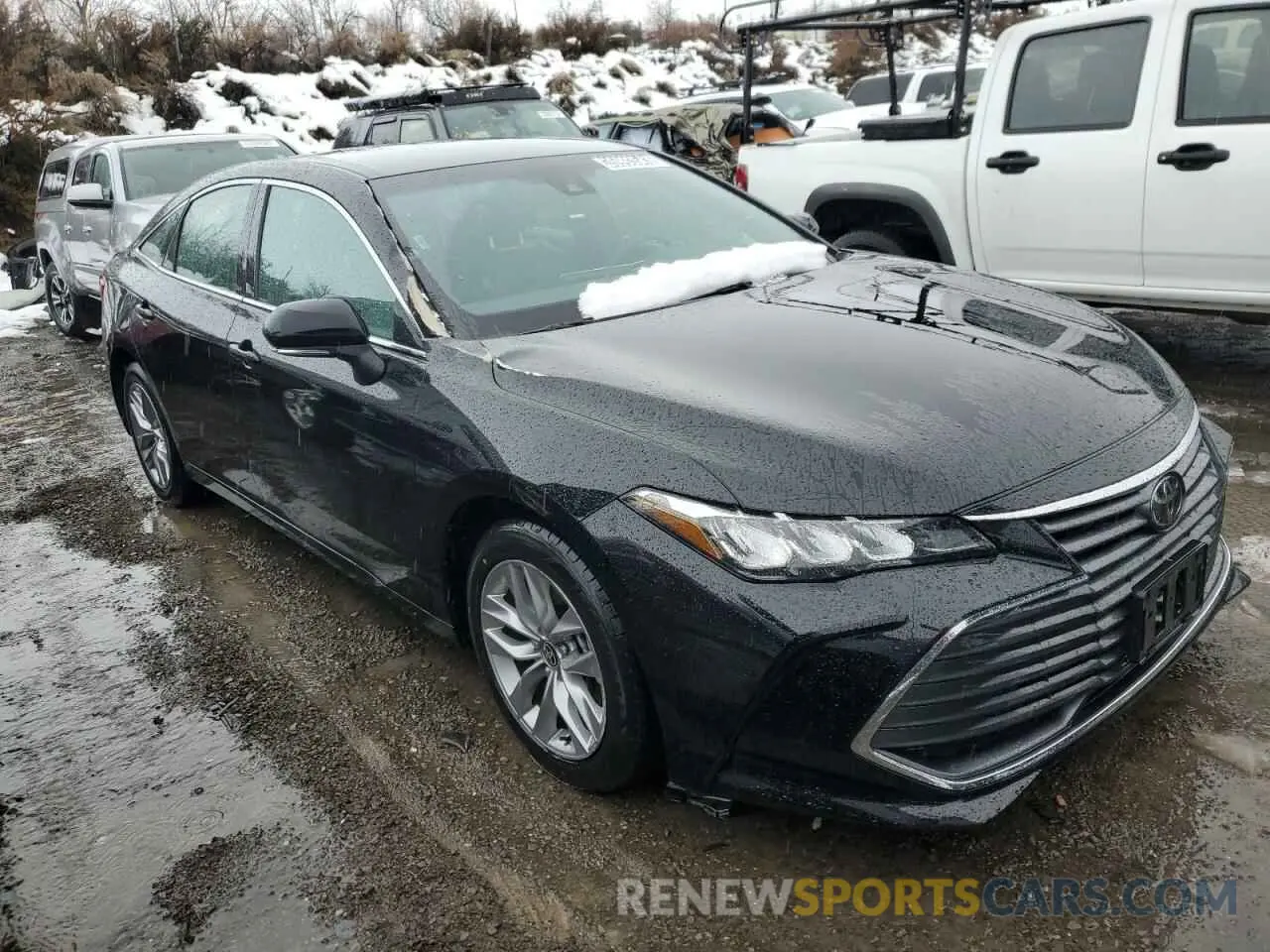 4 Photograph of a damaged car 4T1JZ1FB8NU076361 TOYOTA AVALON 2022