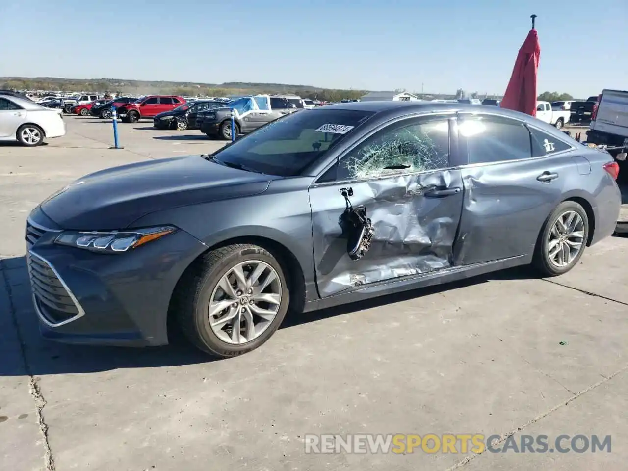 1 Photograph of a damaged car 4T1JZ1FB9NU075199 TOYOTA AVALON 2022