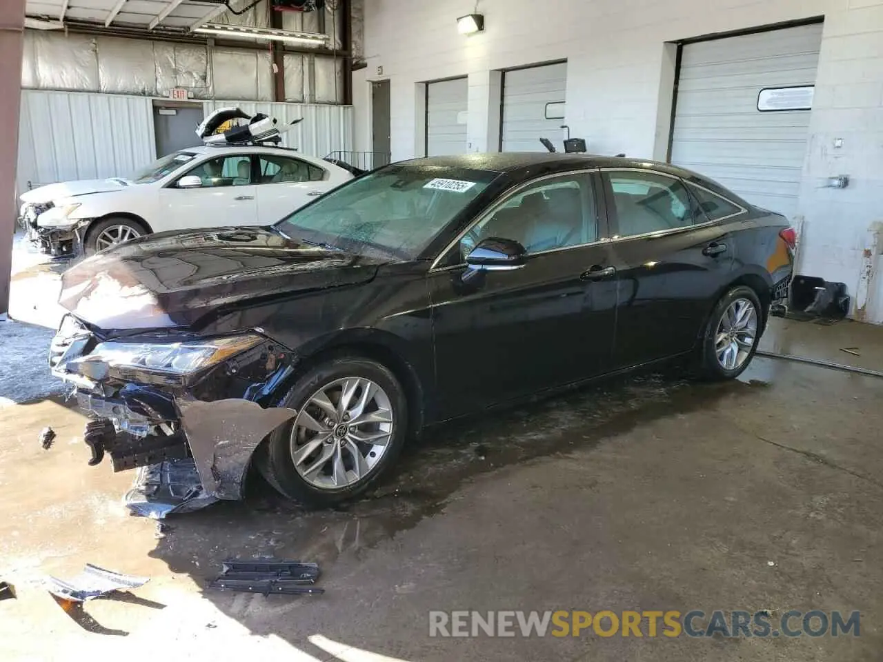 1 Photograph of a damaged car 4T1JZ1FBXNU074322 TOYOTA AVALON 2022