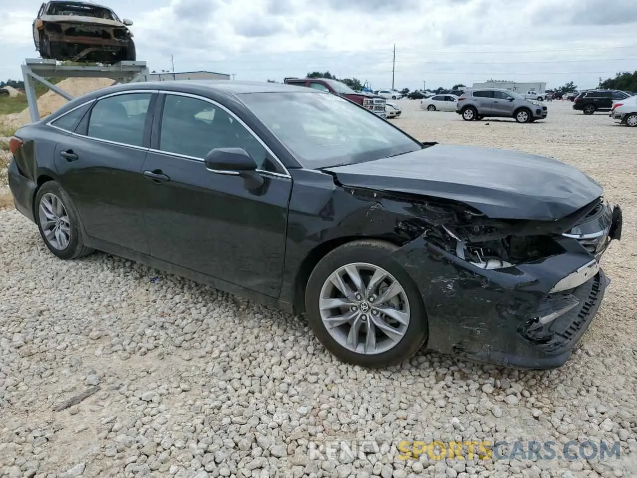 4 Photograph of a damaged car 4T1JZ1FBXNU075969 TOYOTA AVALON 2022