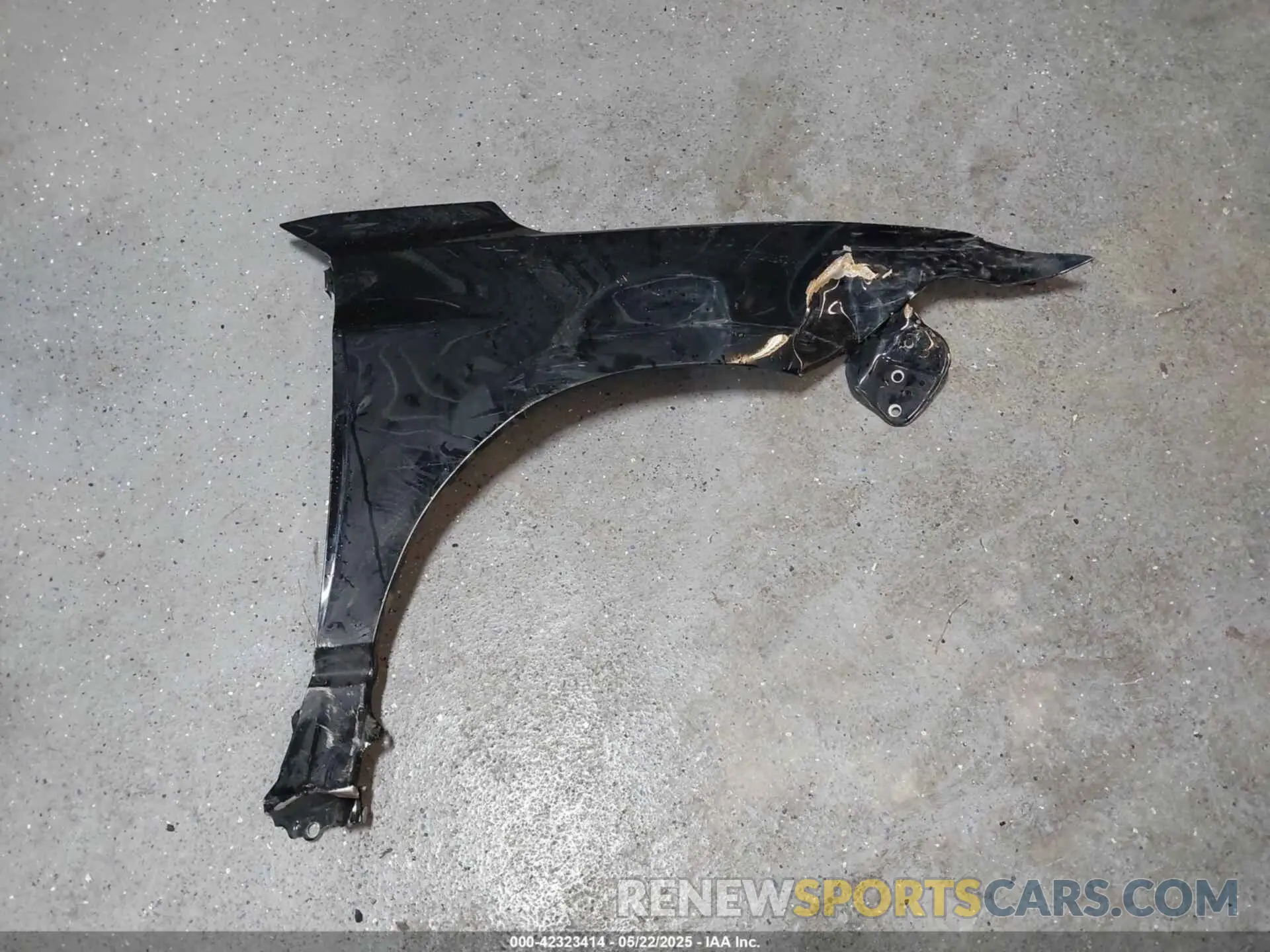 11 Photograph of a damaged car 4T1B21FB0KU008639 TOYOTA AVALON HYBRID 2019