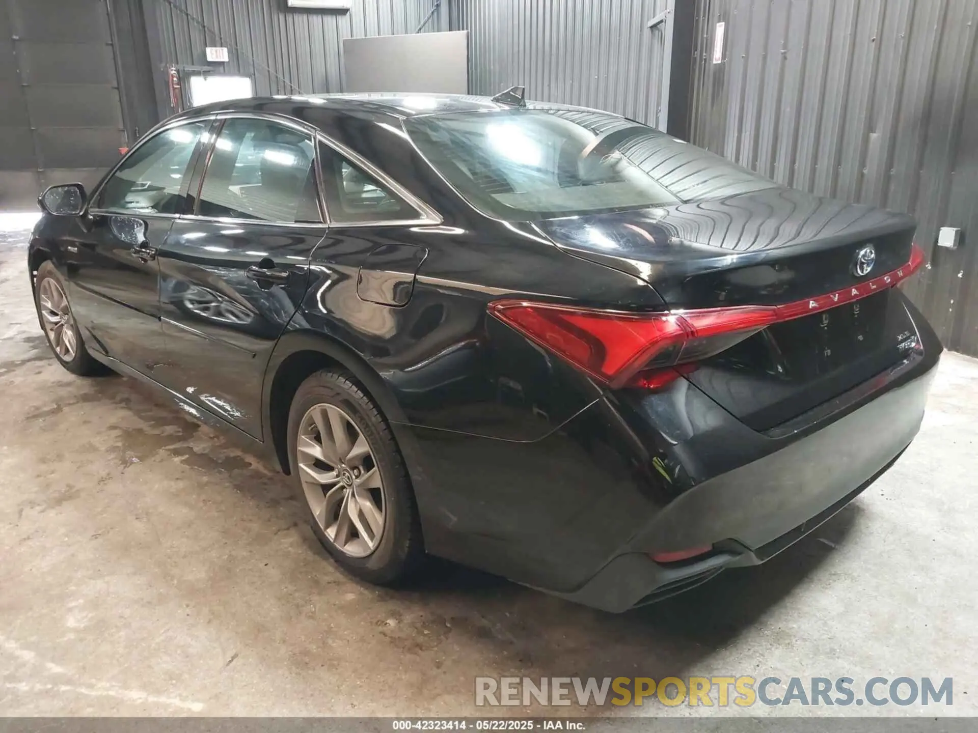 3 Photograph of a damaged car 4T1B21FB0KU008639 TOYOTA AVALON HYBRID 2019