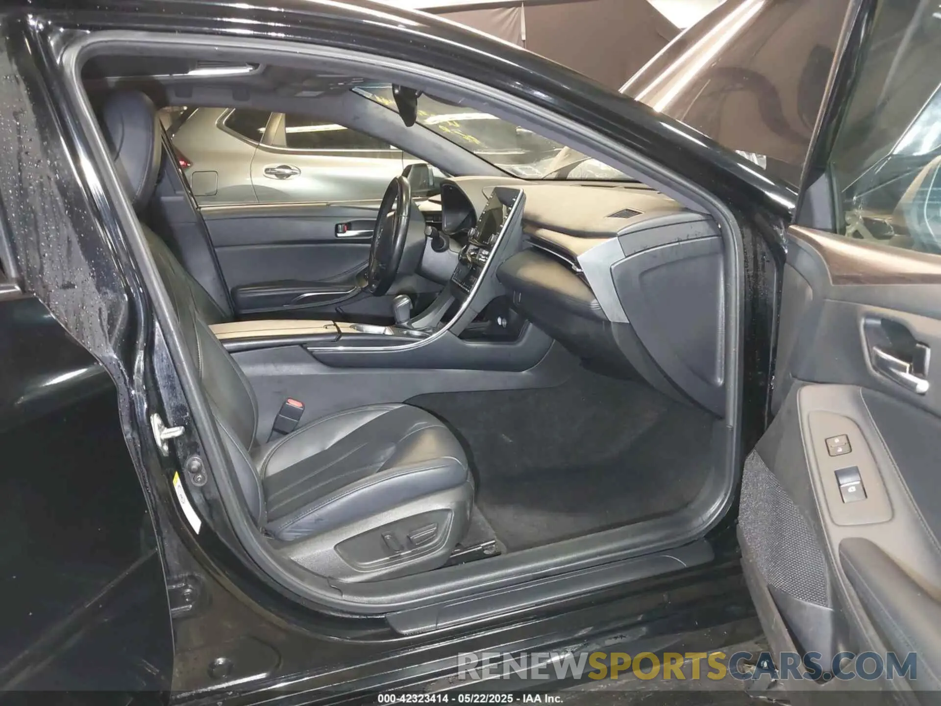 5 Photograph of a damaged car 4T1B21FB0KU008639 TOYOTA AVALON HYBRID 2019