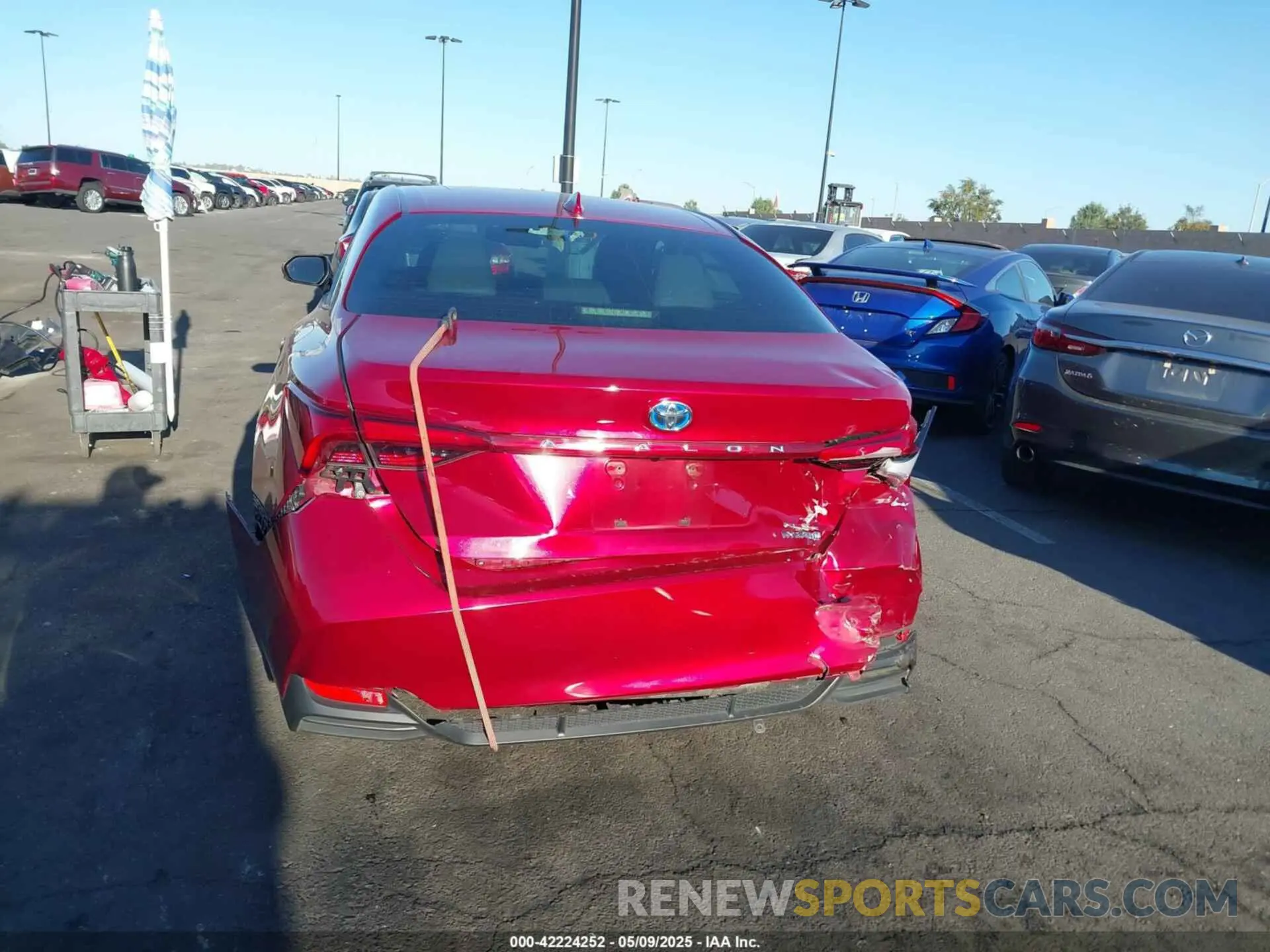16 Photograph of a damaged car 4T1B21FB1KU004289 TOYOTA AVALON HYBRID 2019