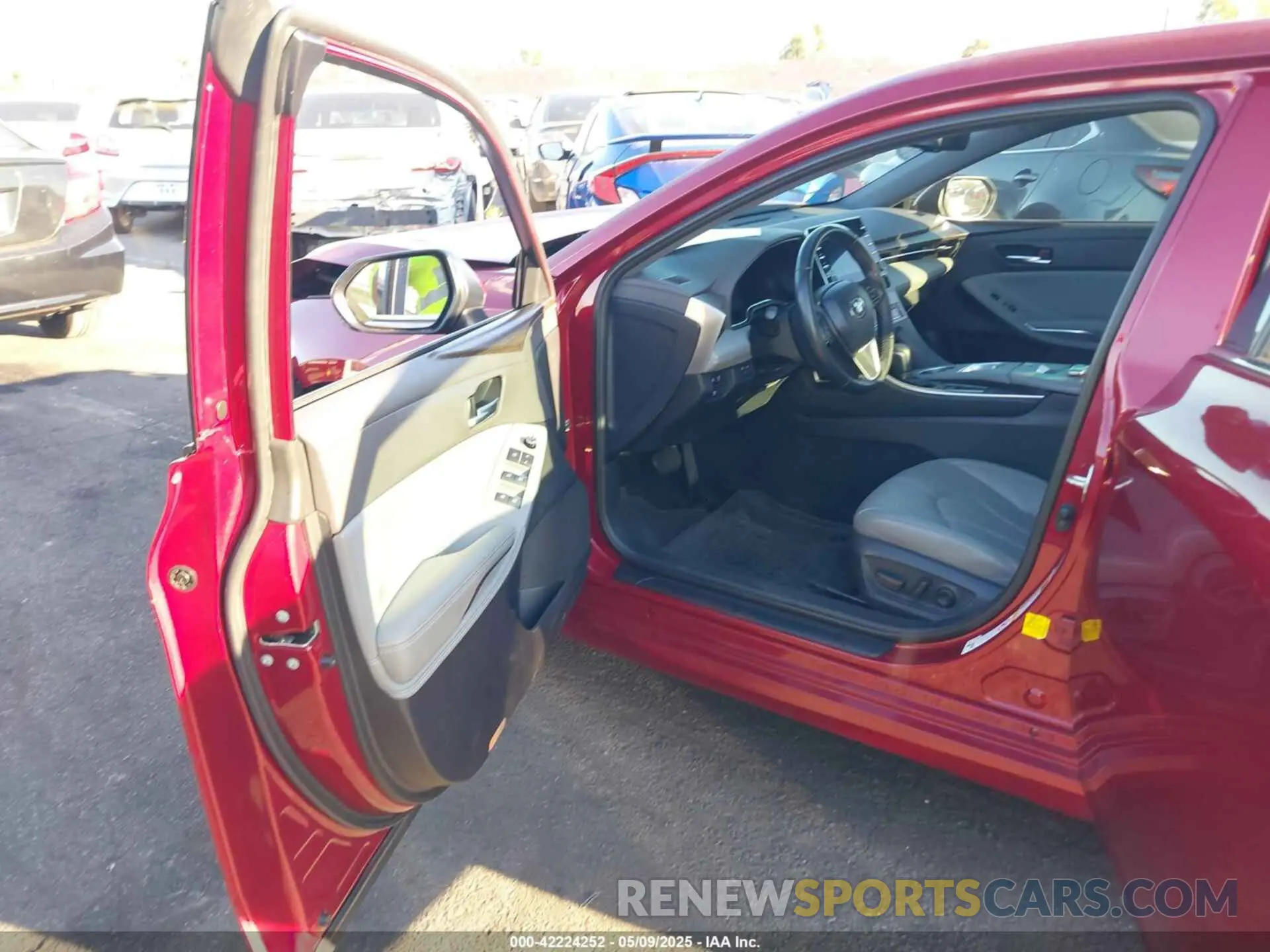 5 Photograph of a damaged car 4T1B21FB1KU004289 TOYOTA AVALON HYBRID 2019