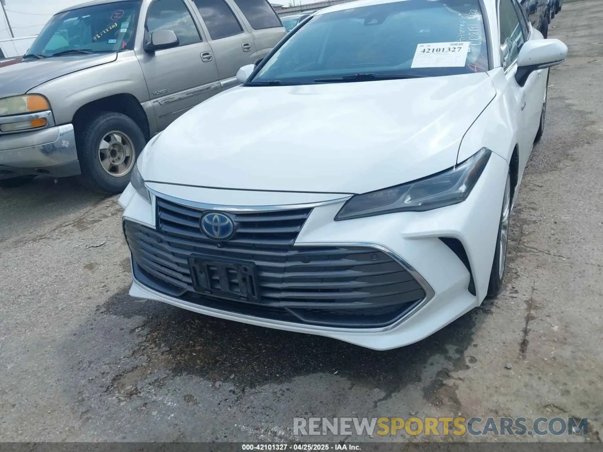 6 Photograph of a damaged car 4T1B21FB4KU008191 TOYOTA AVALON HYBRID 2019