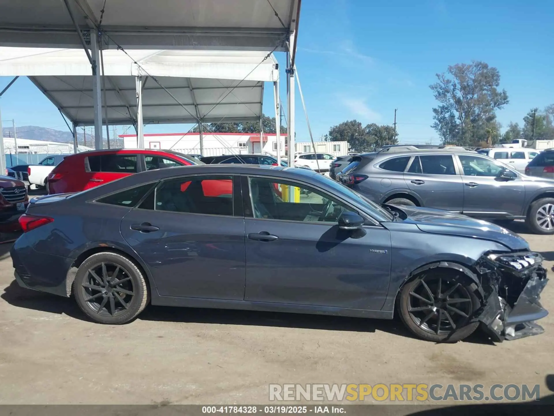 13 Photograph of a damaged car 4T1B21FB9KU004539 TOYOTA AVALON HYBRID 2019