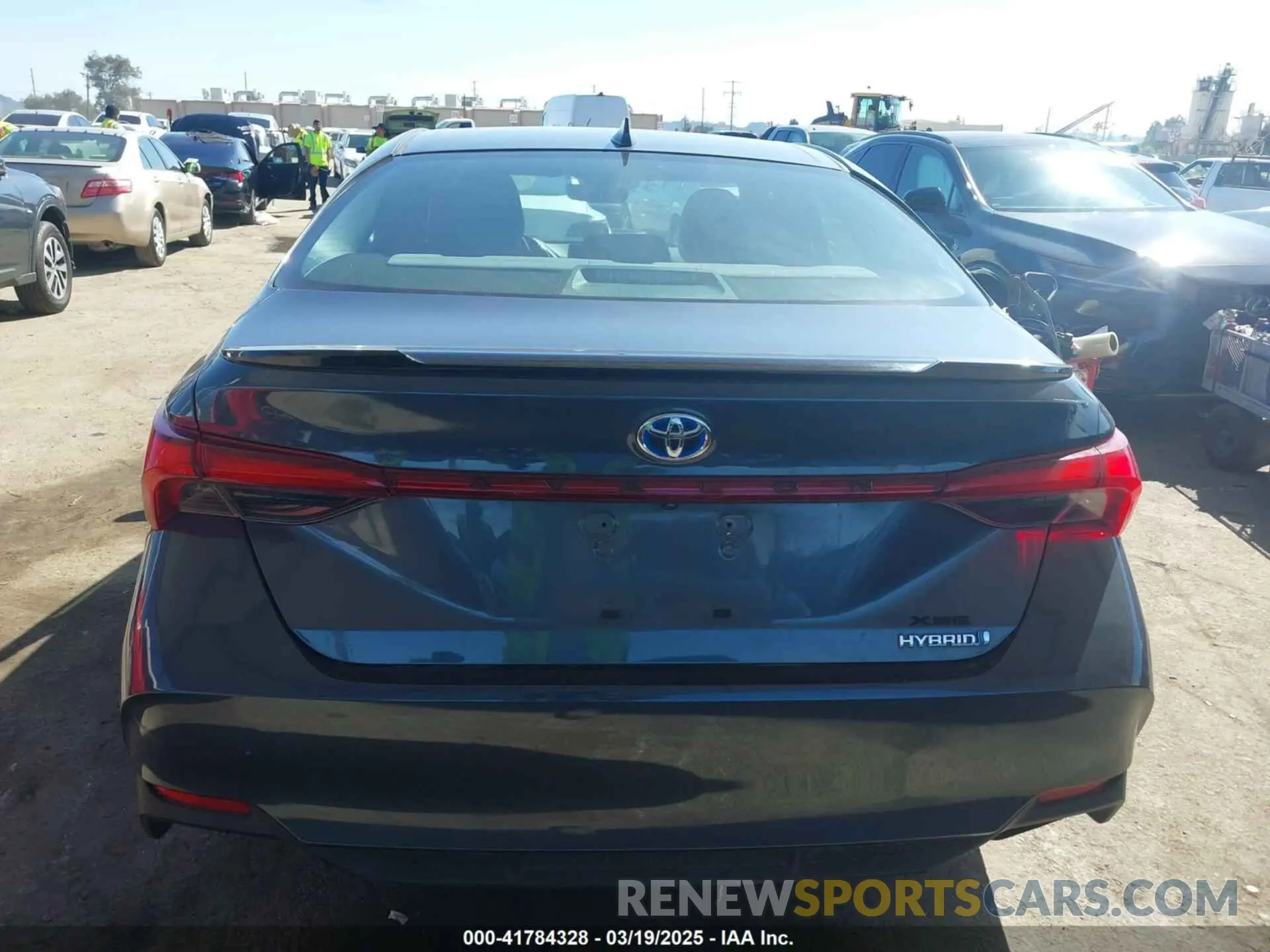 16 Photograph of a damaged car 4T1B21FB9KU004539 TOYOTA AVALON HYBRID 2019