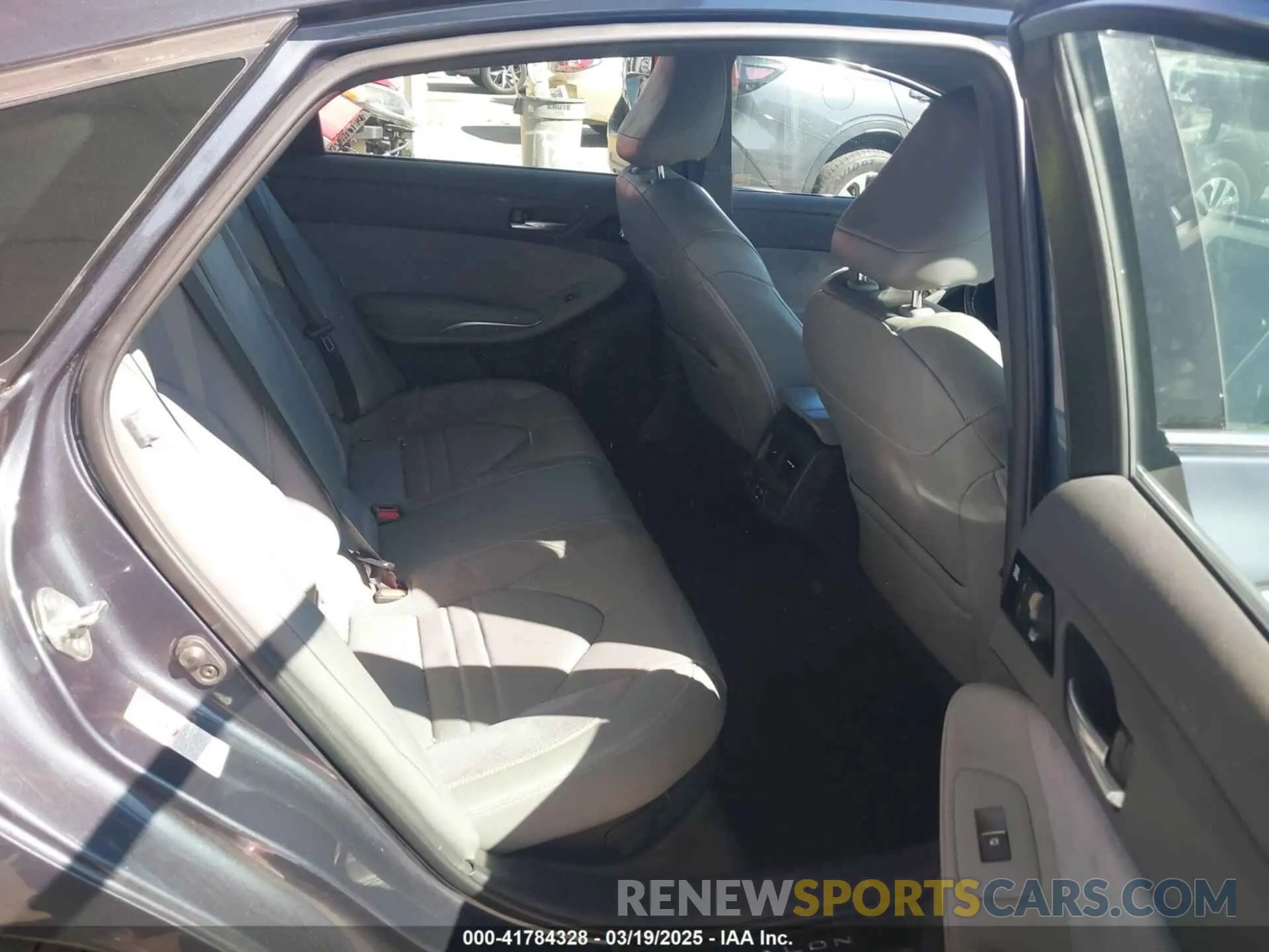 8 Photograph of a damaged car 4T1B21FB9KU004539 TOYOTA AVALON HYBRID 2019