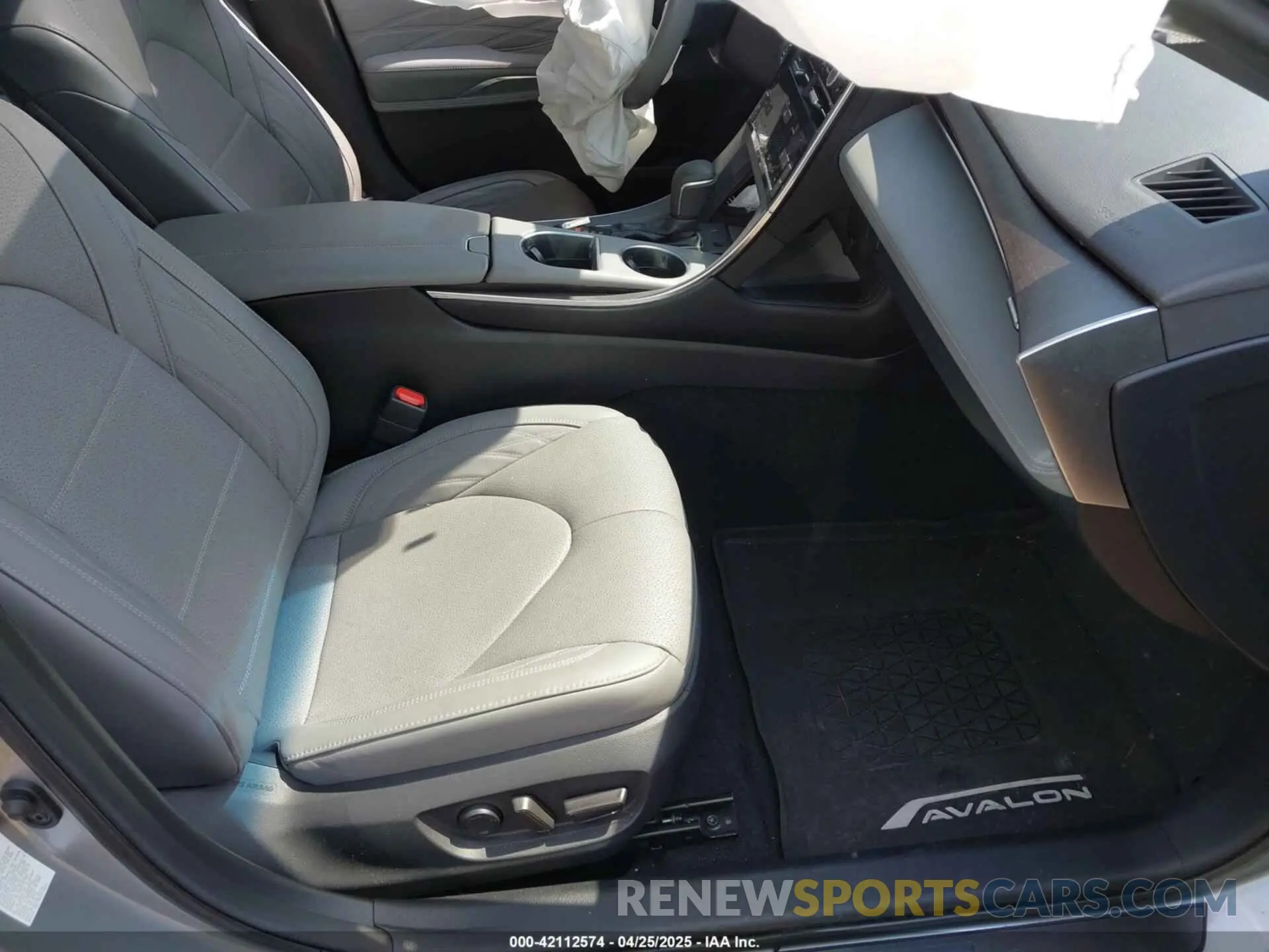 5 Photograph of a damaged car 4T1B21FB9KU007974 TOYOTA AVALON HYBRID 2019