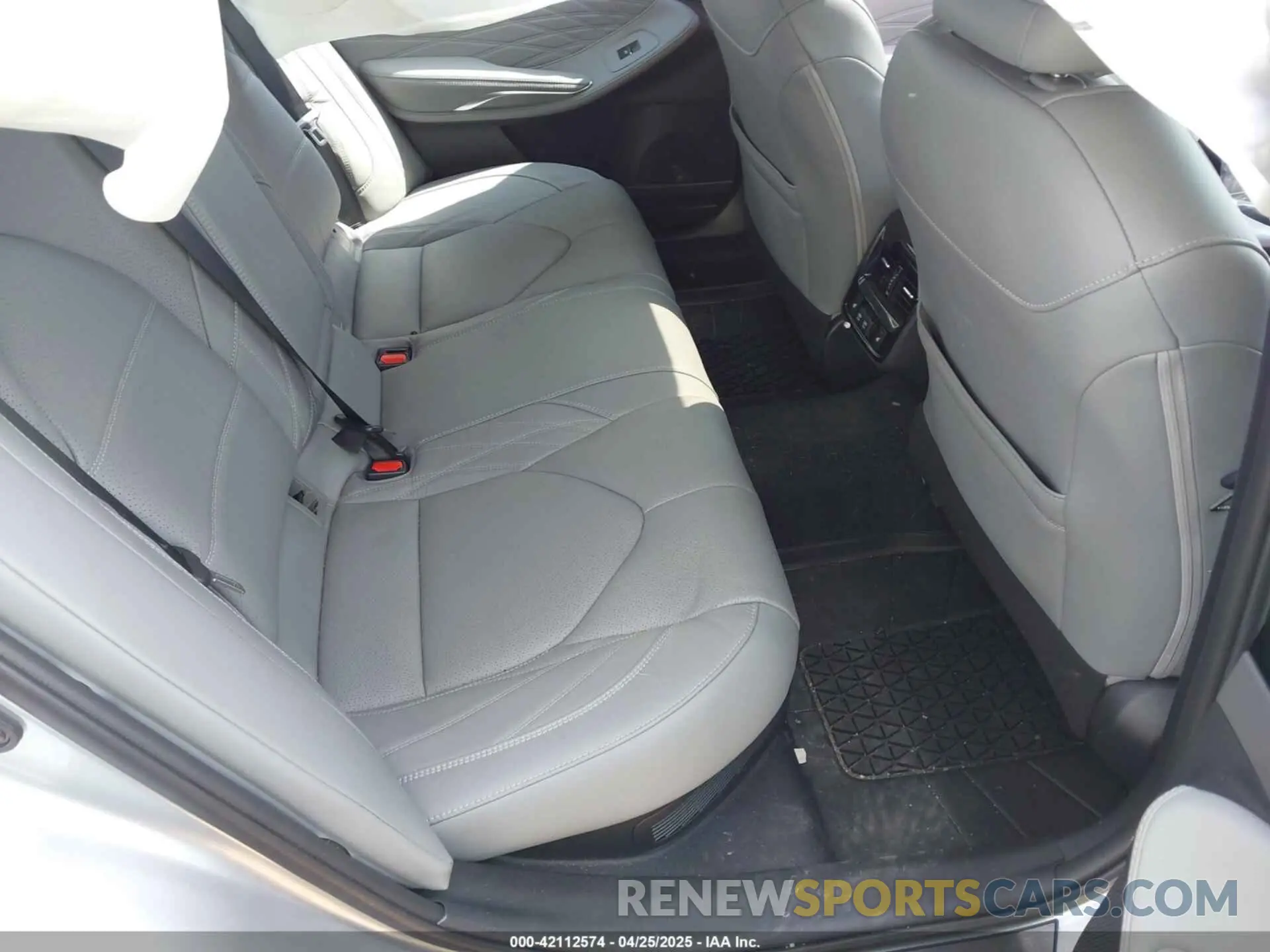 8 Photograph of a damaged car 4T1B21FB9KU007974 TOYOTA AVALON HYBRID 2019