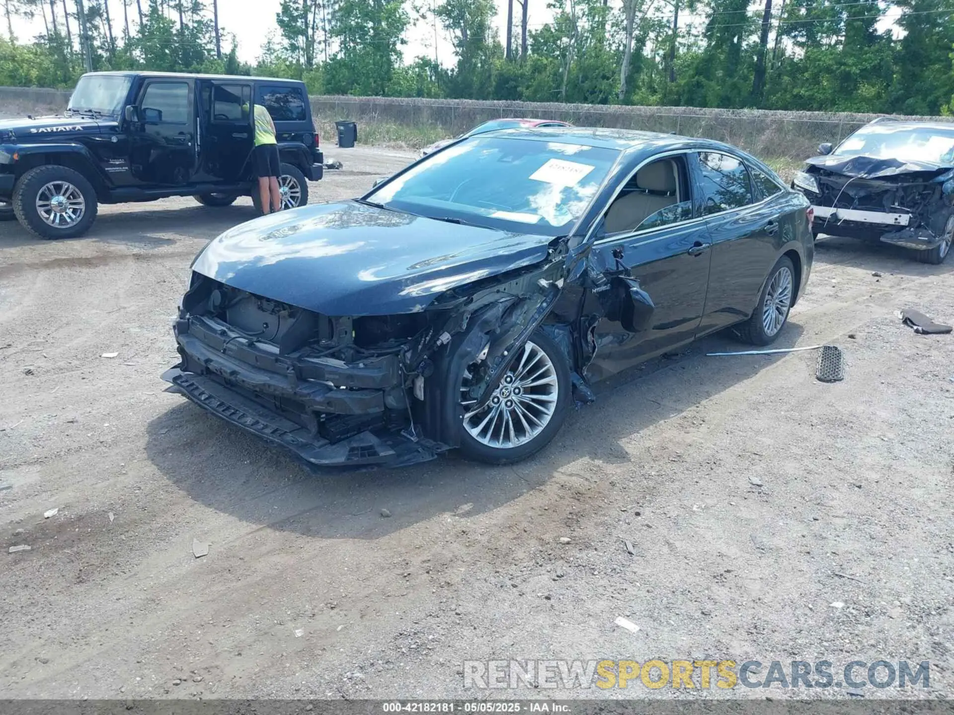2 Photograph of a damaged car 4T1D21FB4LU019914 TOYOTA AVALON HYBRID 2020