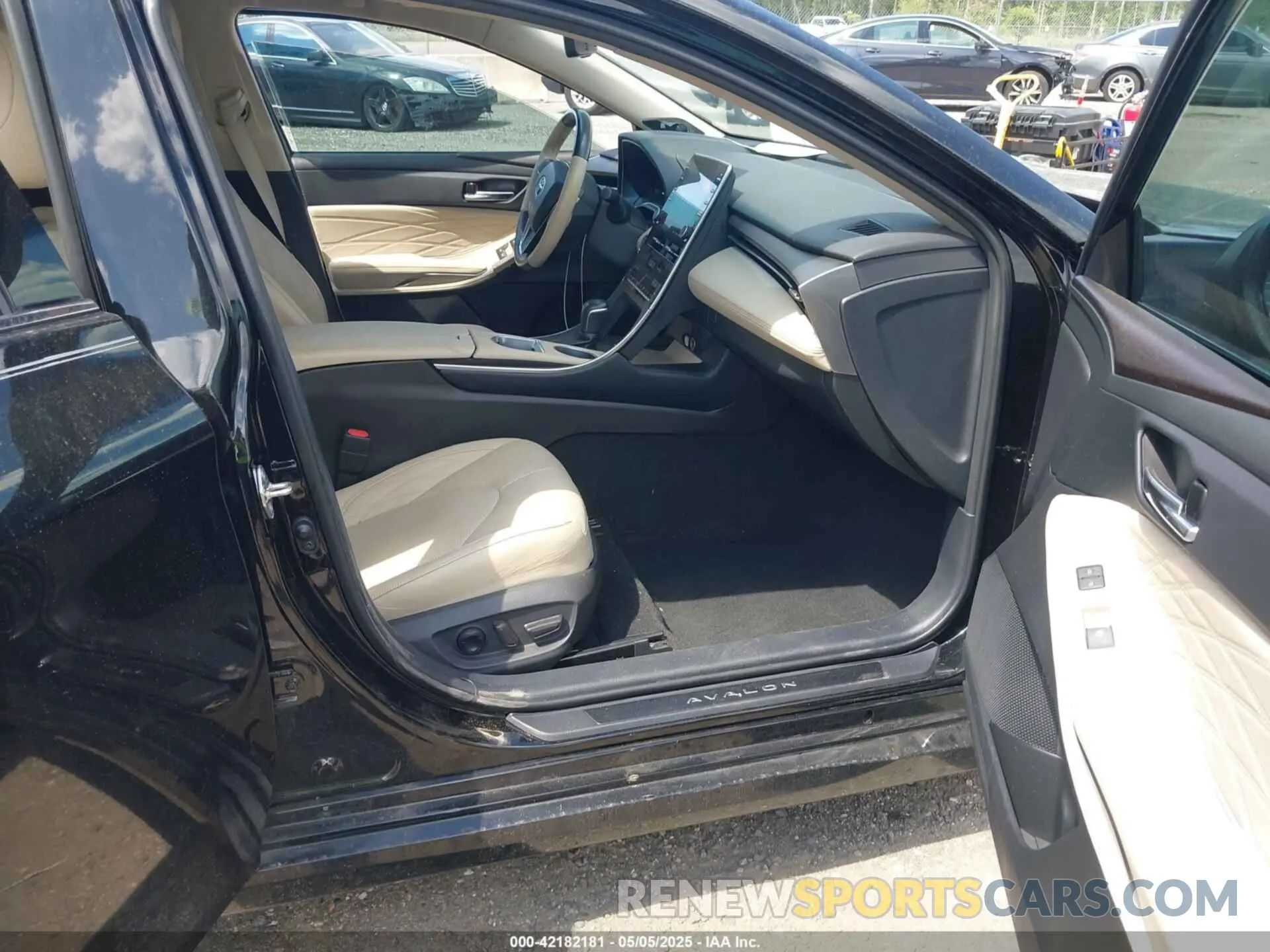5 Photograph of a damaged car 4T1D21FB4LU019914 TOYOTA AVALON HYBRID 2020