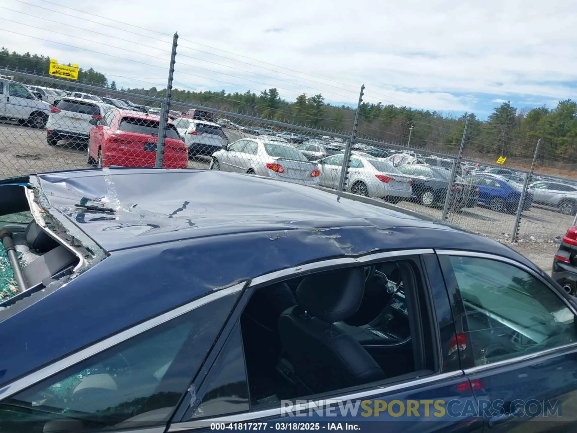 17 Photograph of a damaged car 4T1E21FB0LU014522 TOYOTA AVALON HYBRID 2020