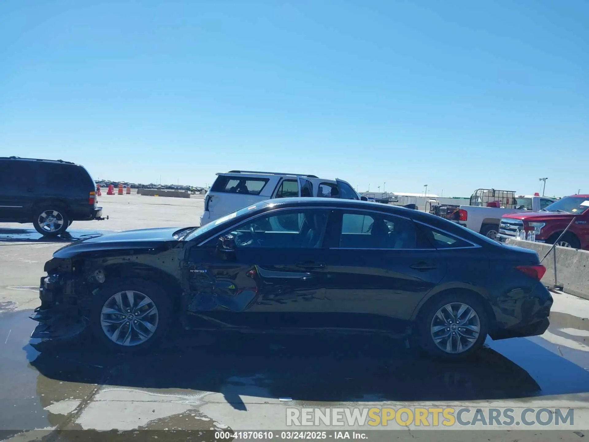 15 Photograph of a damaged car 4T1J21FB8LU016002 TOYOTA AVALON HYBRID 2020