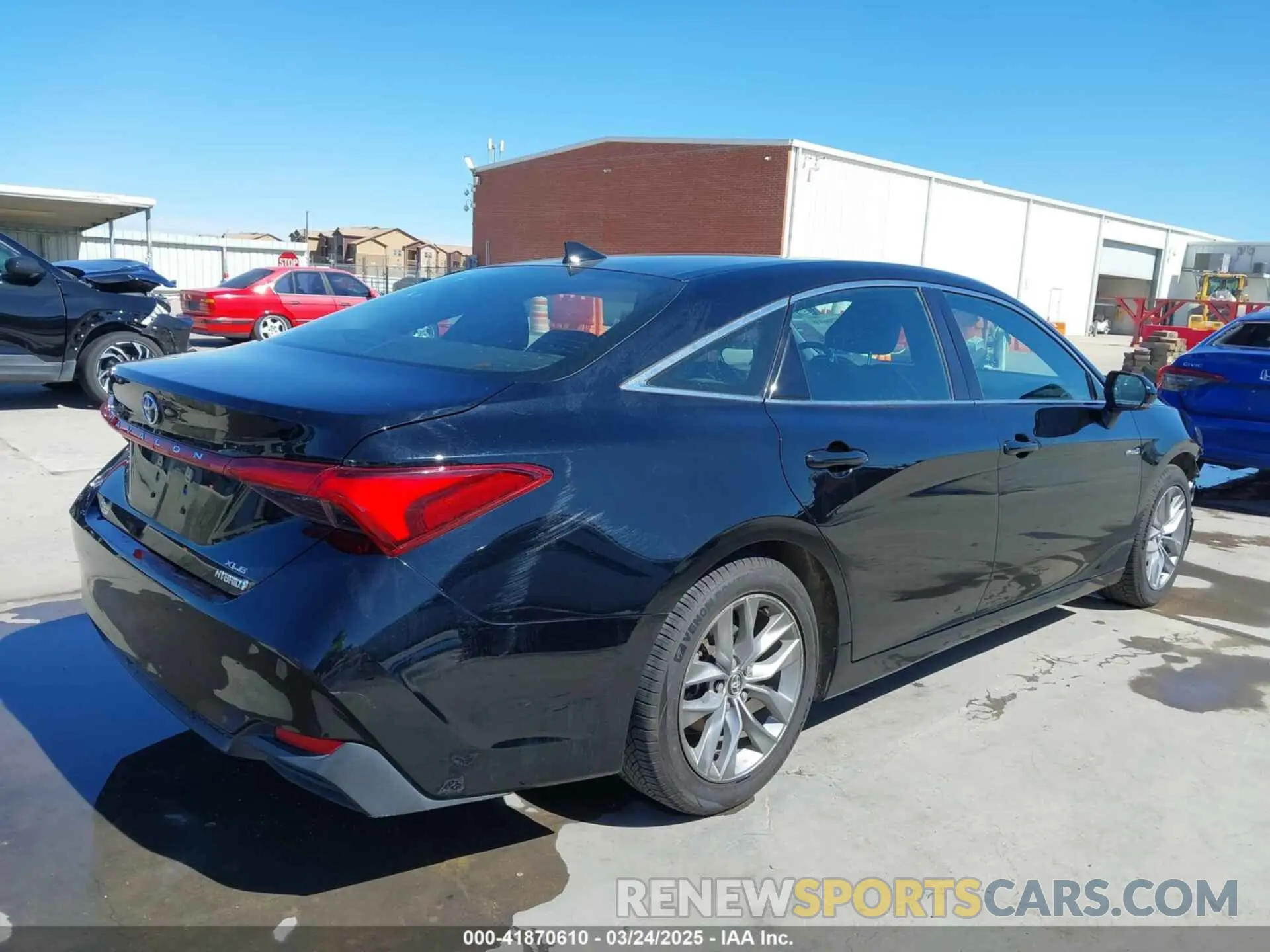 4 Photograph of a damaged car 4T1J21FB8LU016002 TOYOTA AVALON HYBRID 2020
