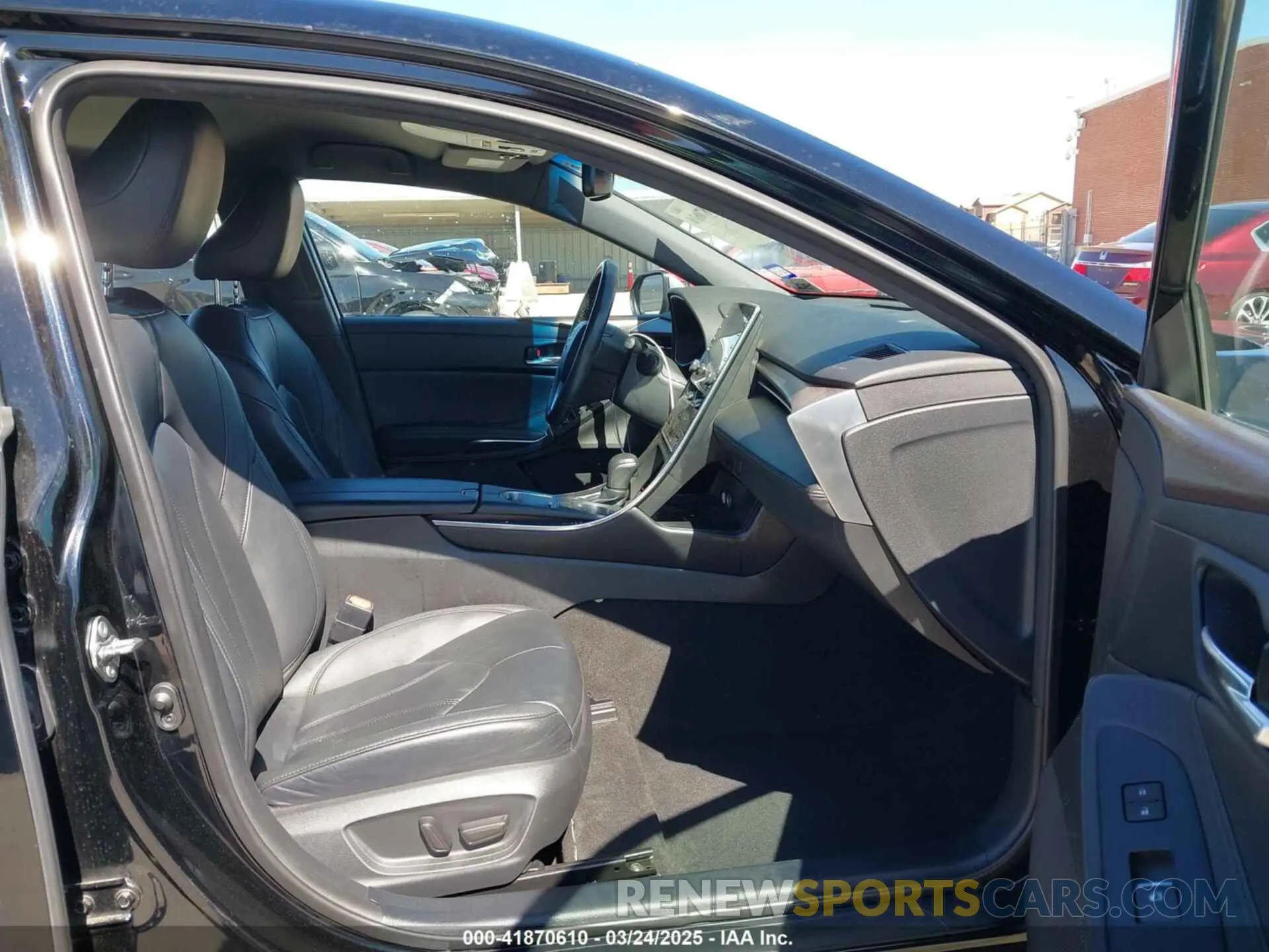 5 Photograph of a damaged car 4T1J21FB8LU016002 TOYOTA AVALON HYBRID 2020