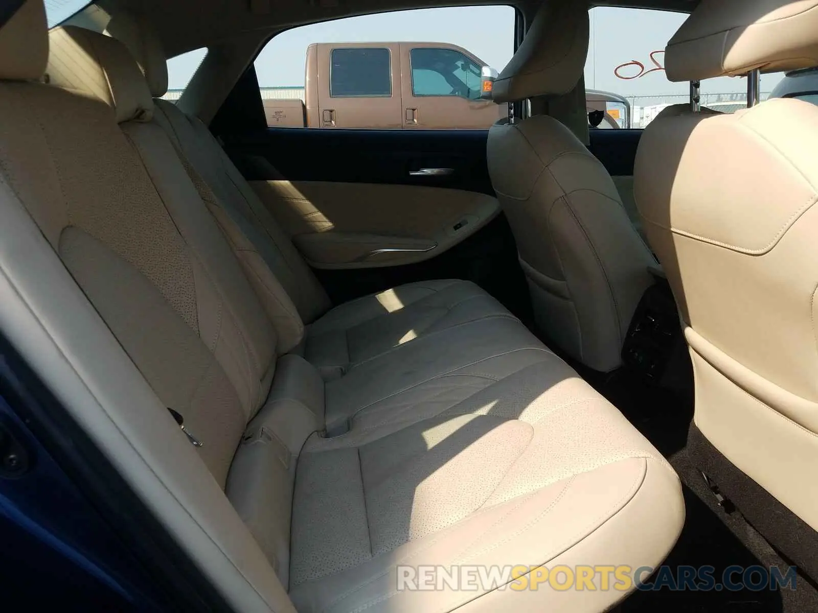 6 Photograph of a damaged car 4T1D21FB0LU016153 TOYOTA AVALON LIM 2020