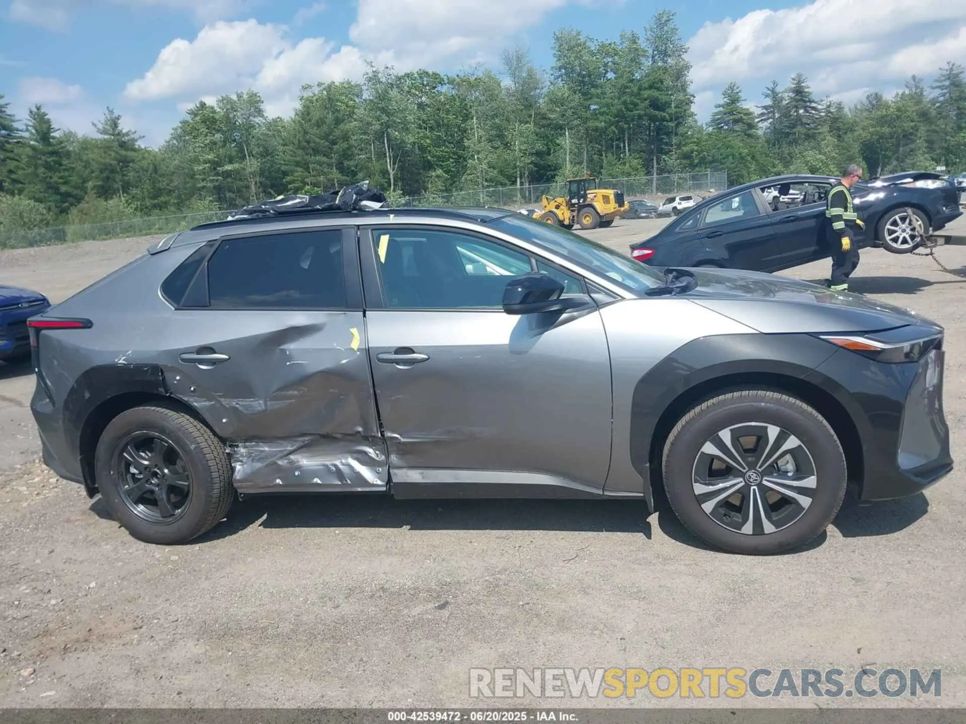 14 Photograph of a damaged car JTMABACA2SA093402 TOYOTA BZ4X 2025