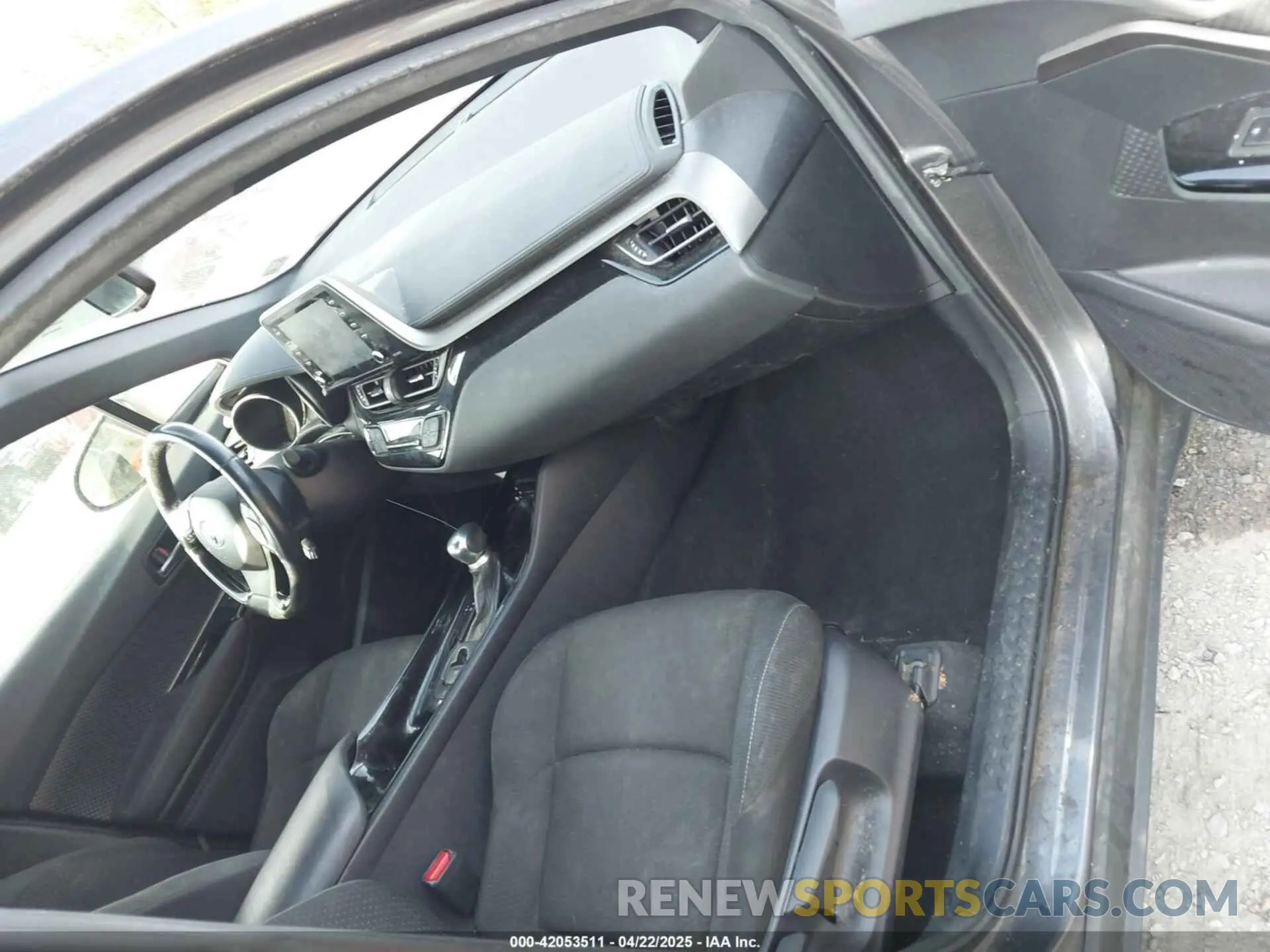 5 Photograph of a damaged car JTNKHMBX0K1013522 TOYOTA C-HR 2019