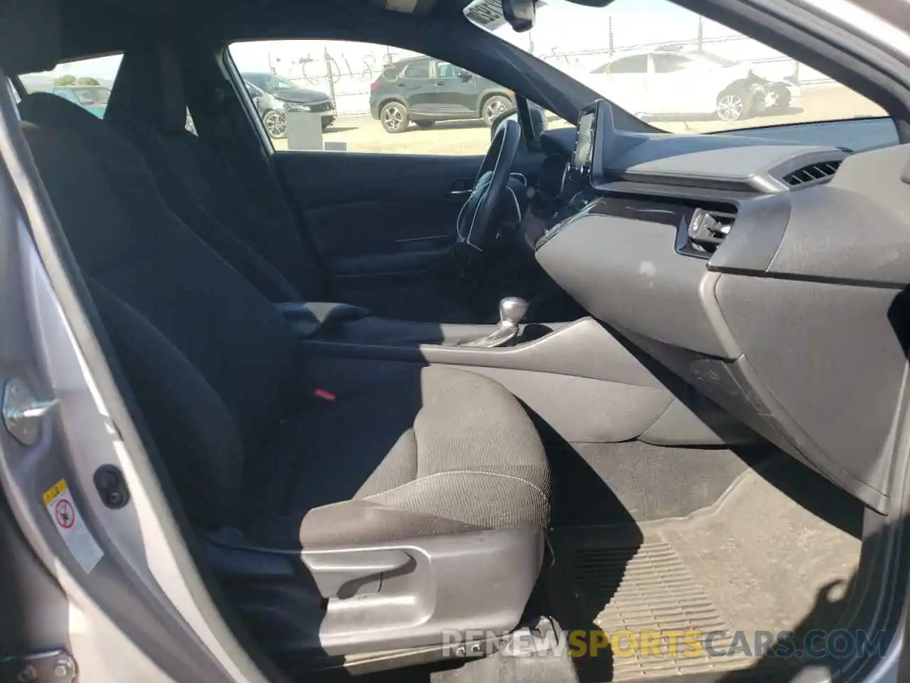 5 Photograph of a damaged car JTNKHMBX0K1014203 TOYOTA C-HR 2019