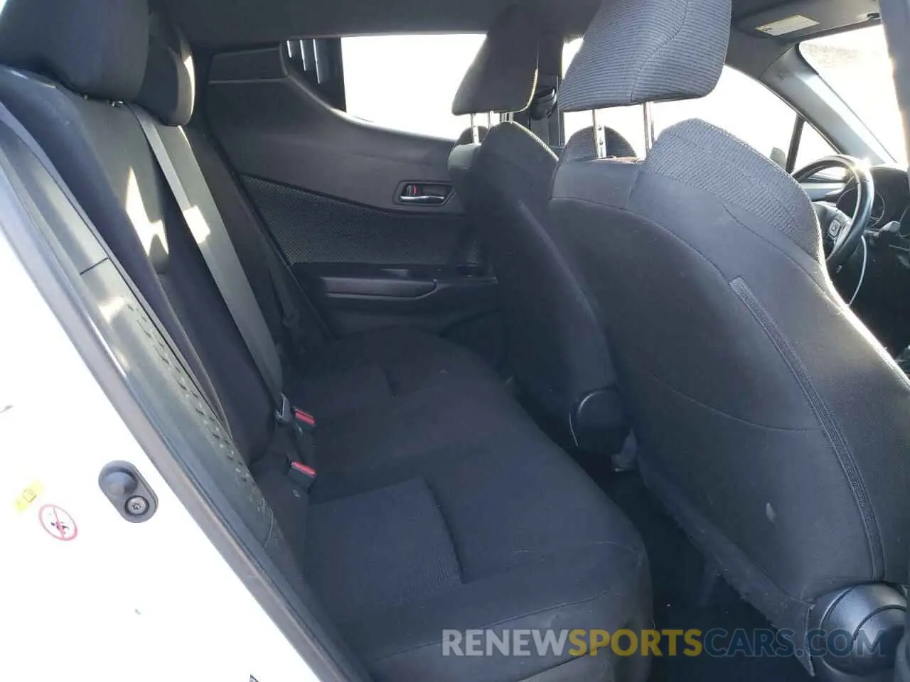 11 Photograph of a damaged car JTNKHMBX0K1014640 TOYOTA C-HR 2019