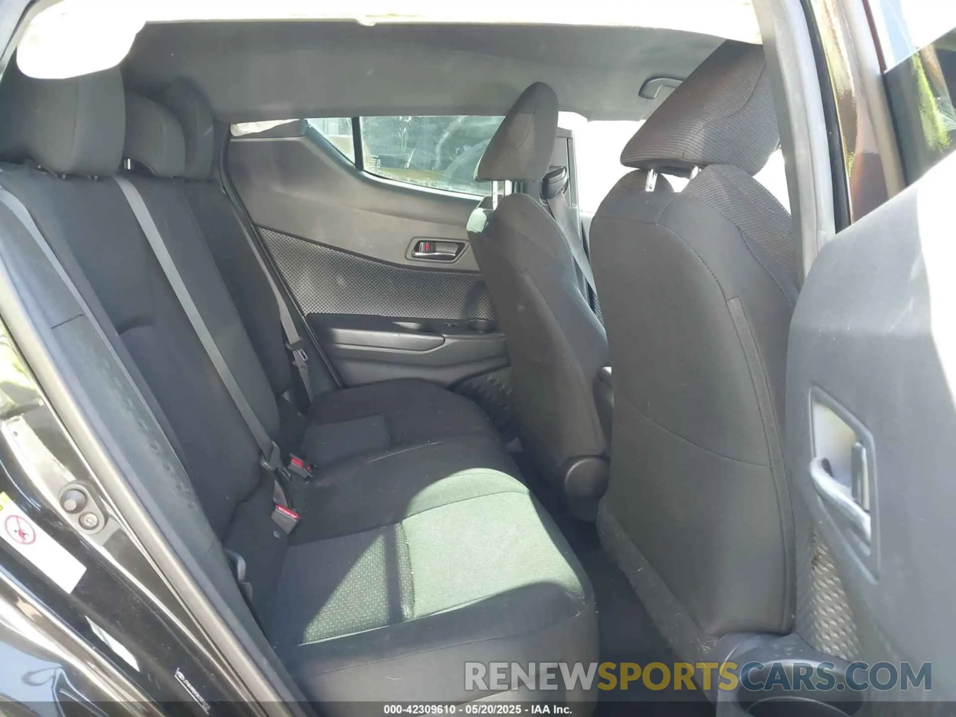 8 Photograph of a damaged car JTNKHMBX0K1016727 TOYOTA C-HR 2019