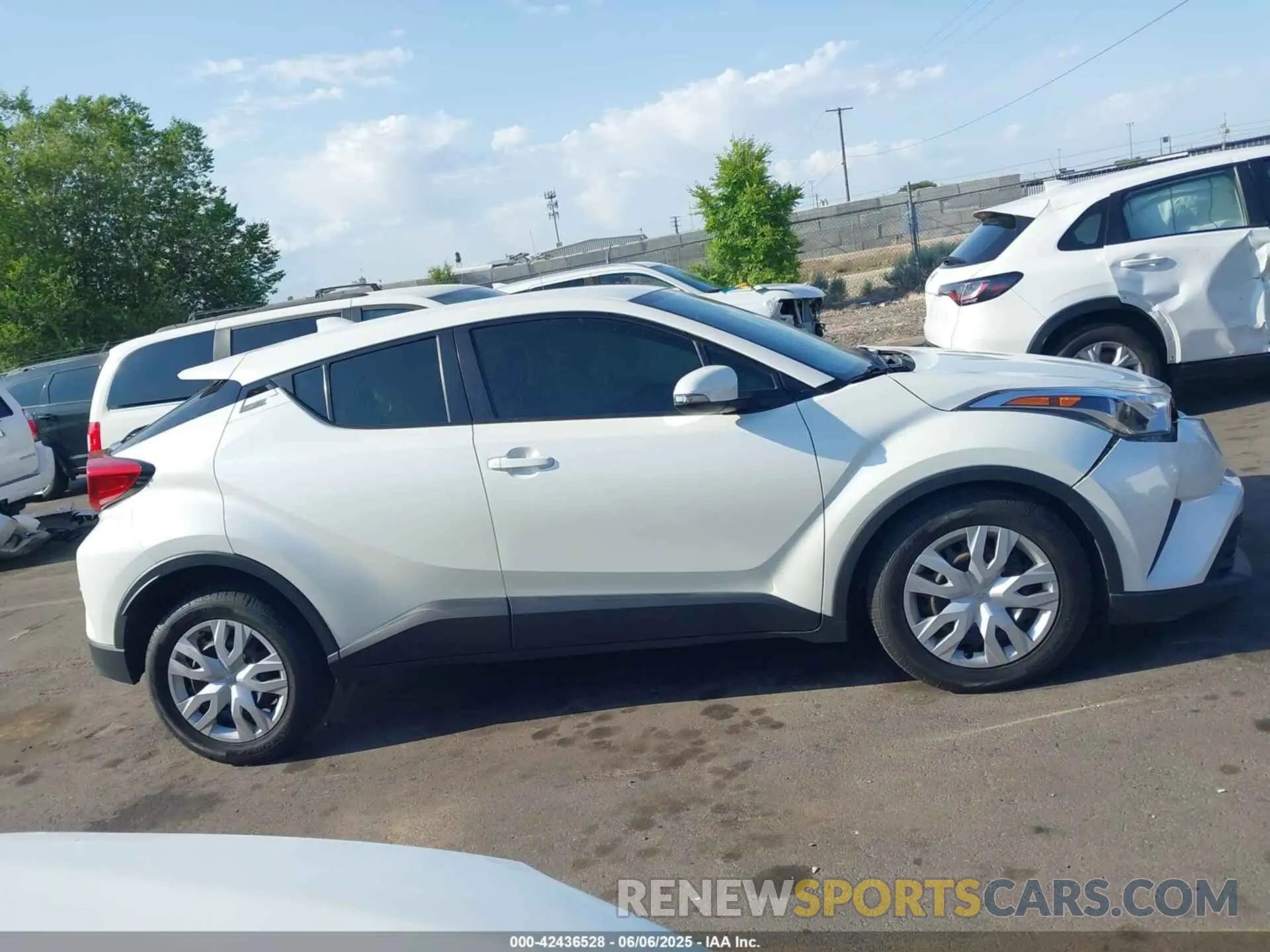 13 Photograph of a damaged car JTNKHMBX0K1031681 TOYOTA C-HR 2019