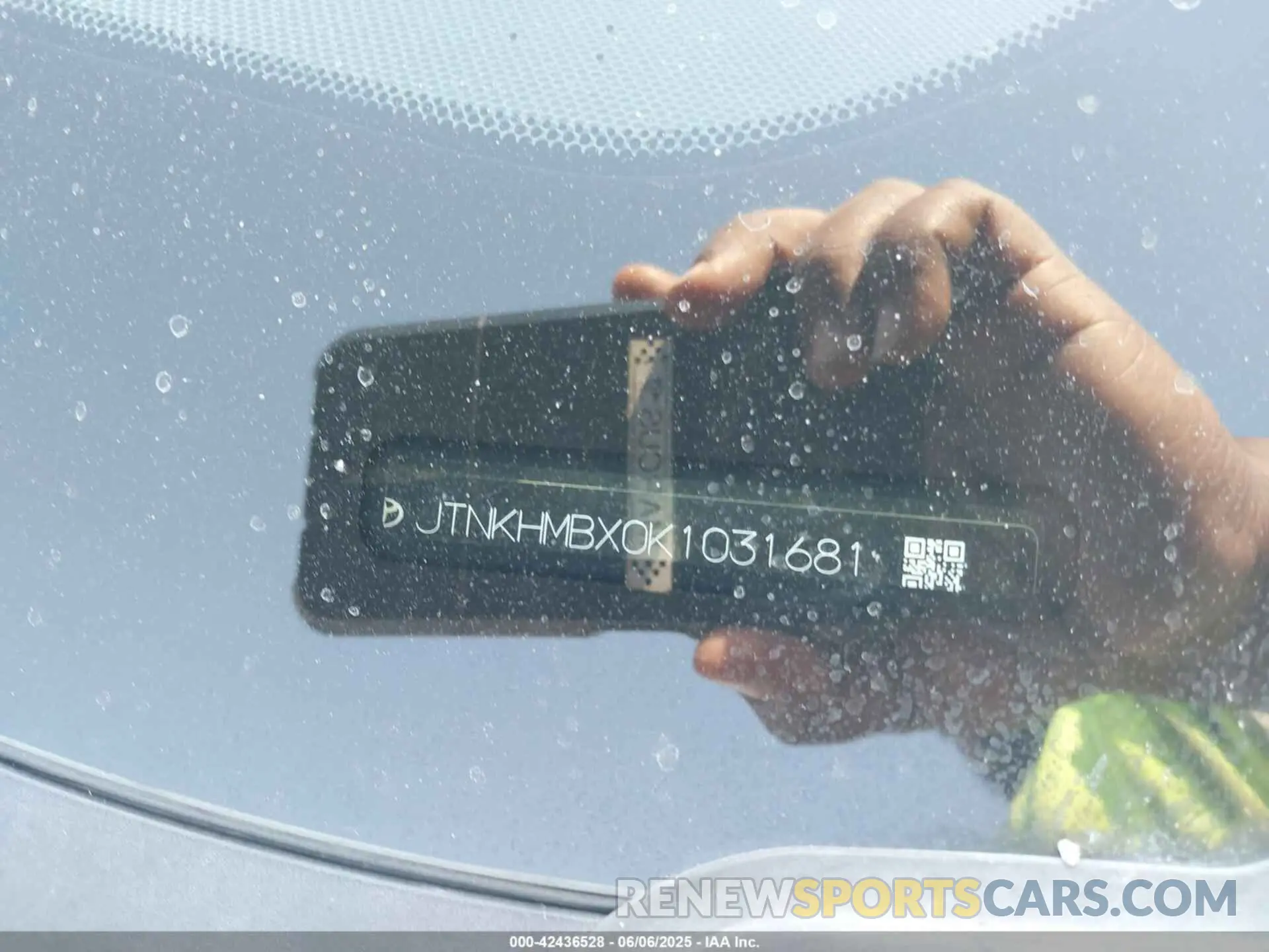 9 Photograph of a damaged car JTNKHMBX0K1031681 TOYOTA C-HR 2019