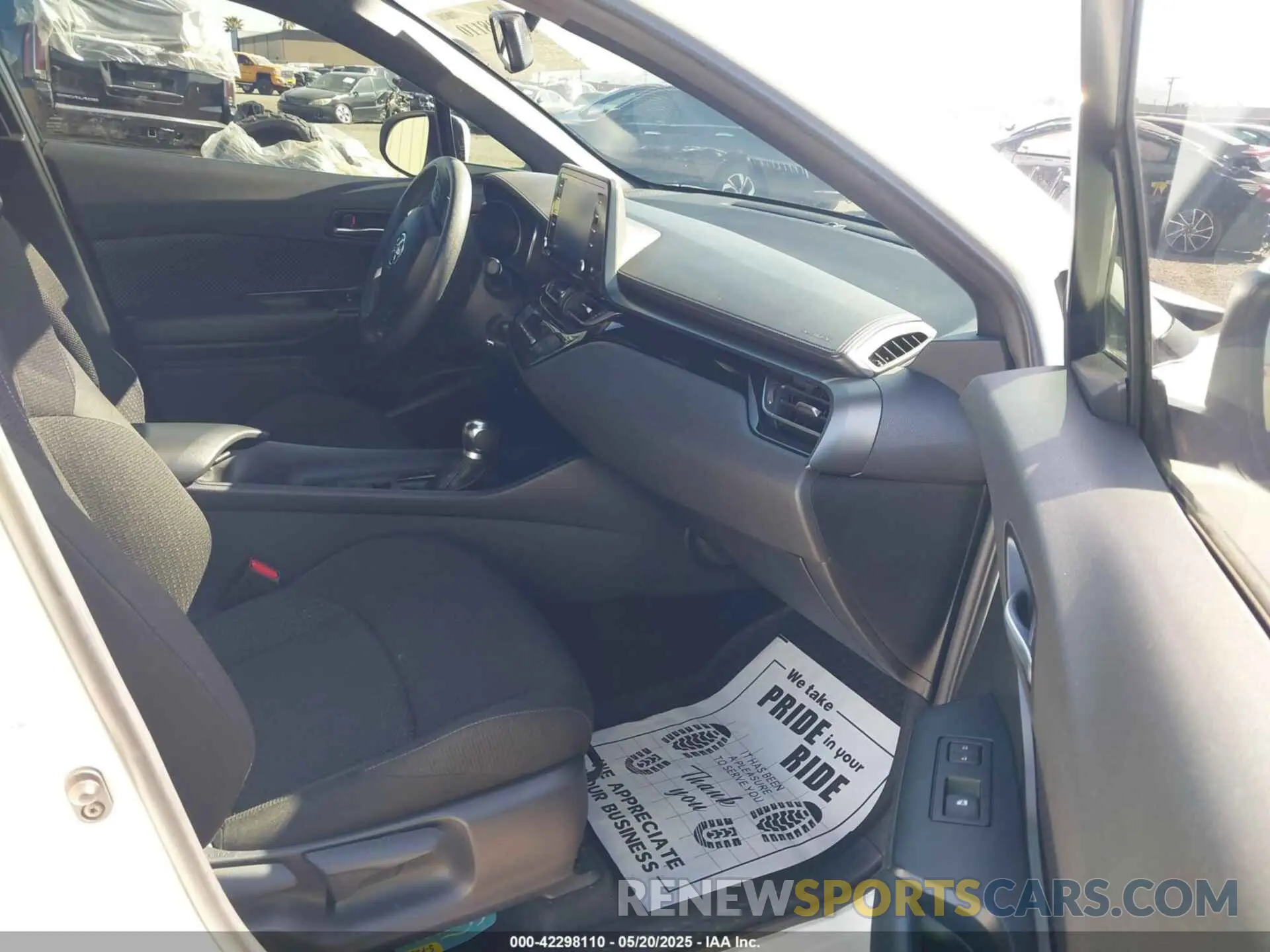 5 Photograph of a damaged car JTNKHMBX0K1049131 TOYOTA C-HR 2019