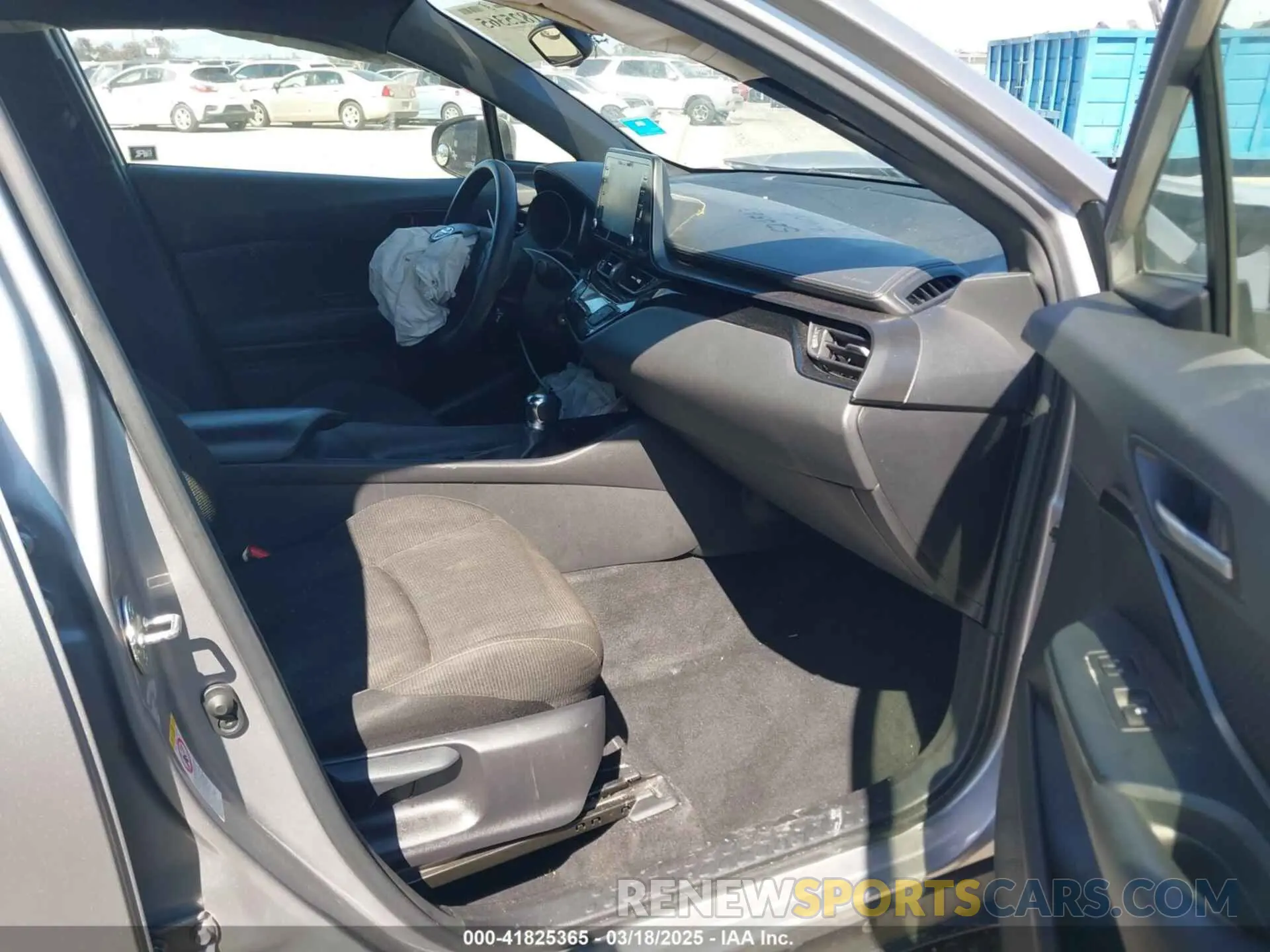 5 Photograph of a damaged car JTNKHMBX0K1050506 TOYOTA C-HR 2019