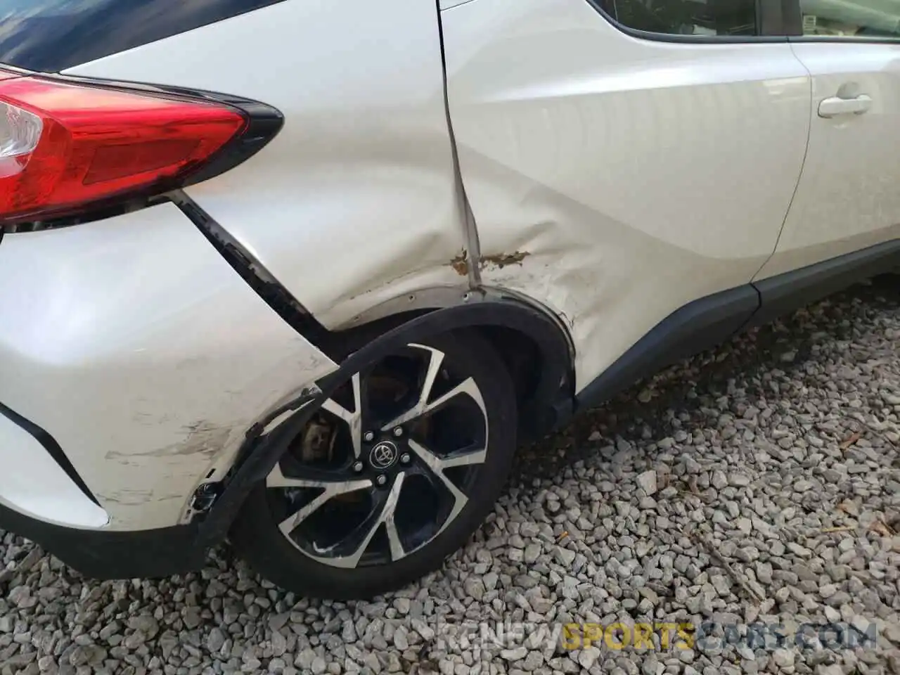 9 Photograph of a damaged car JTNKHMBX1K1017482 TOYOTA C-HR 2019