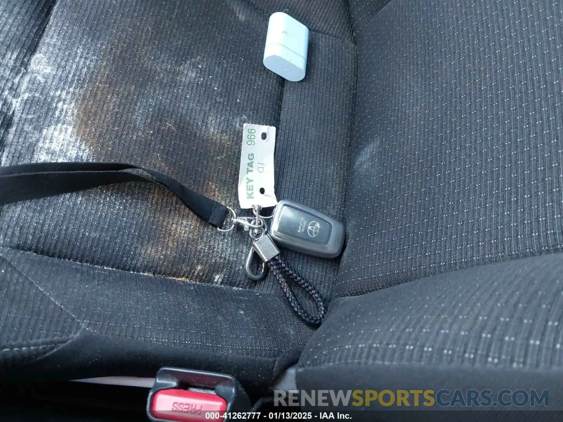 11 Photograph of a damaged car JTNKHMBX1K1035545 TOYOTA C-HR 2019