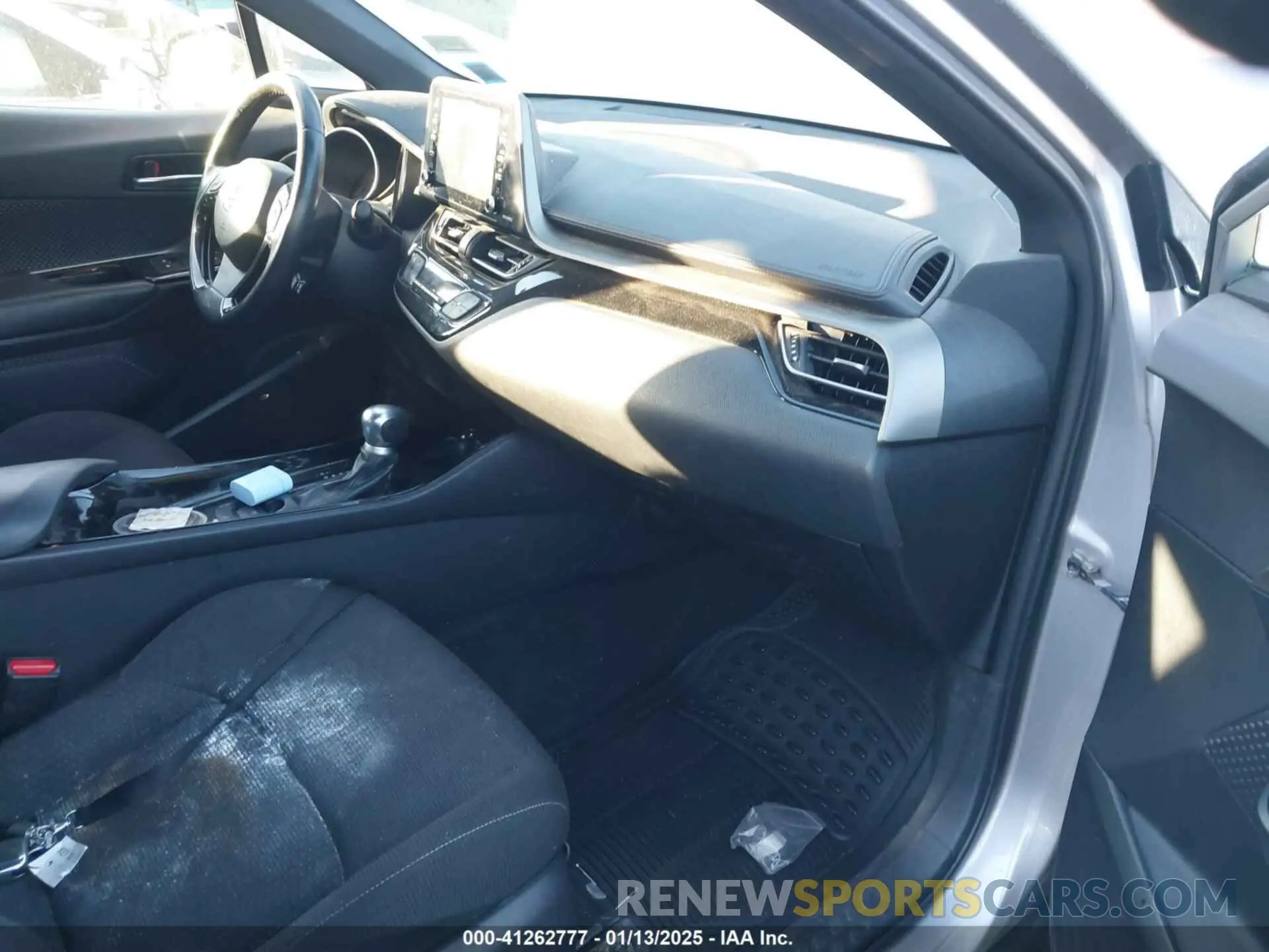 5 Photograph of a damaged car JTNKHMBX1K1035545 TOYOTA C-HR 2019