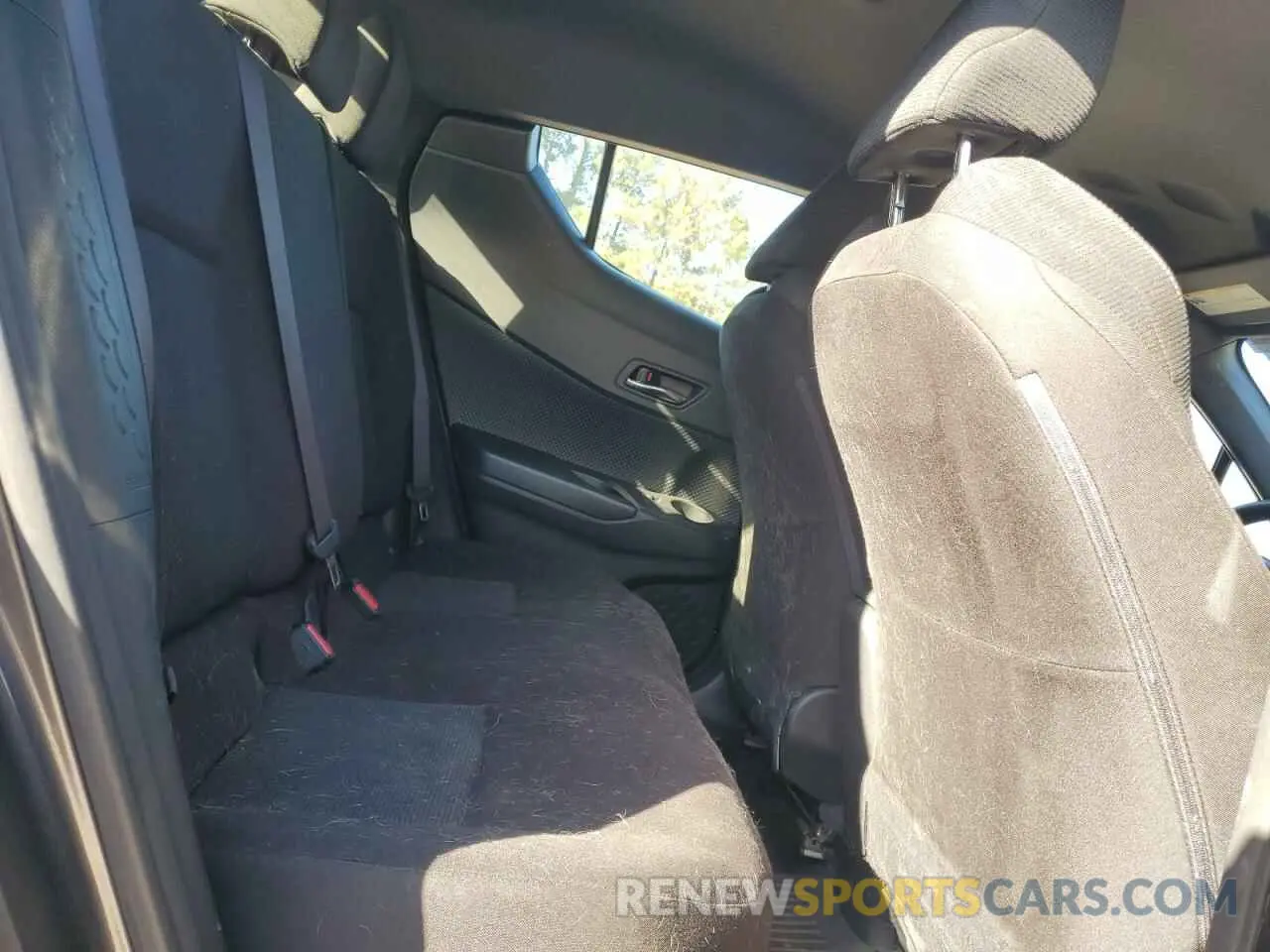 11 Photograph of a damaged car JTNKHMBX2K1017345 TOYOTA C-HR 2019