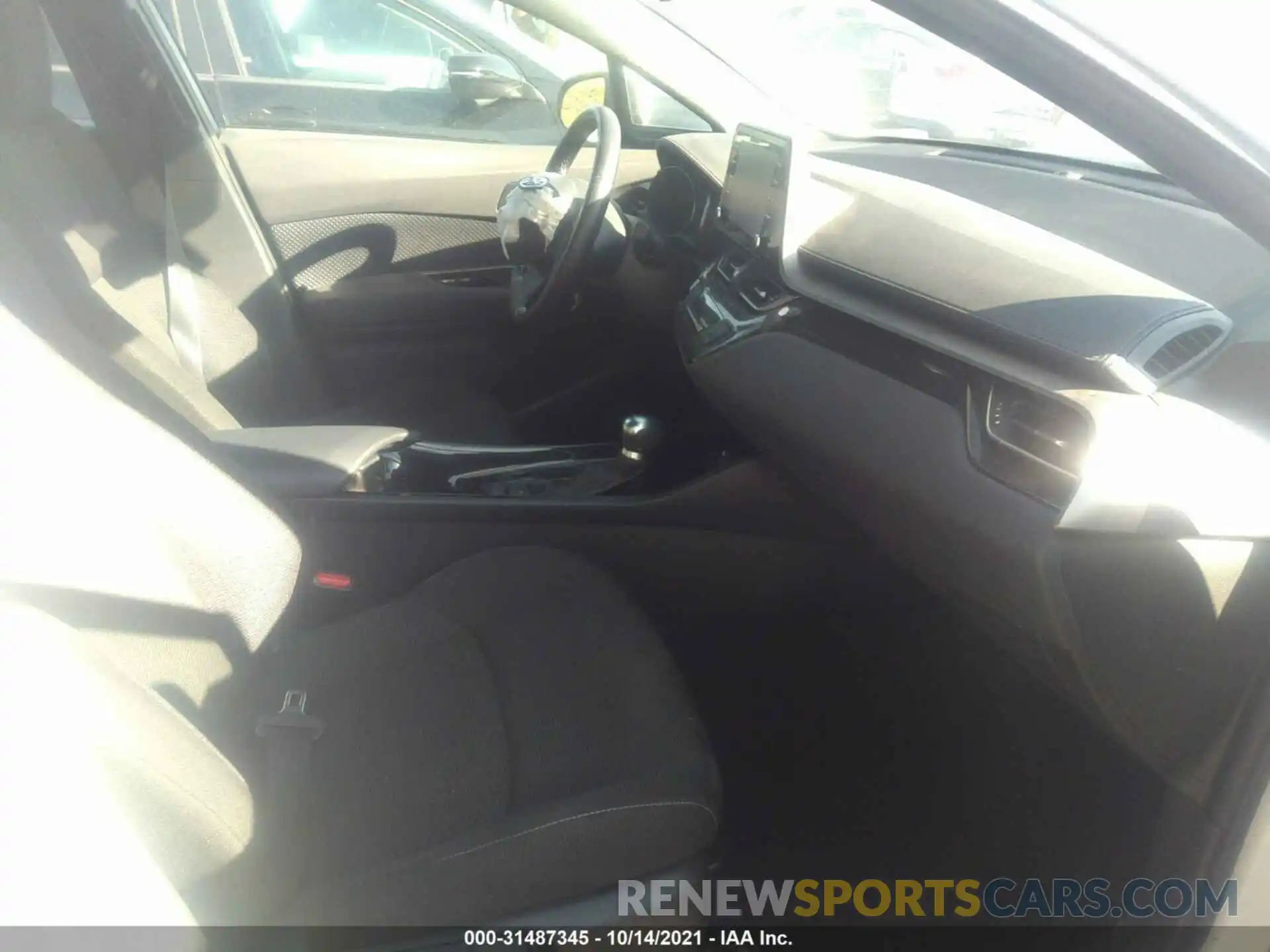 5 Photograph of a damaged car JTNKHMBX2K1031469 TOYOTA C-HR 2019