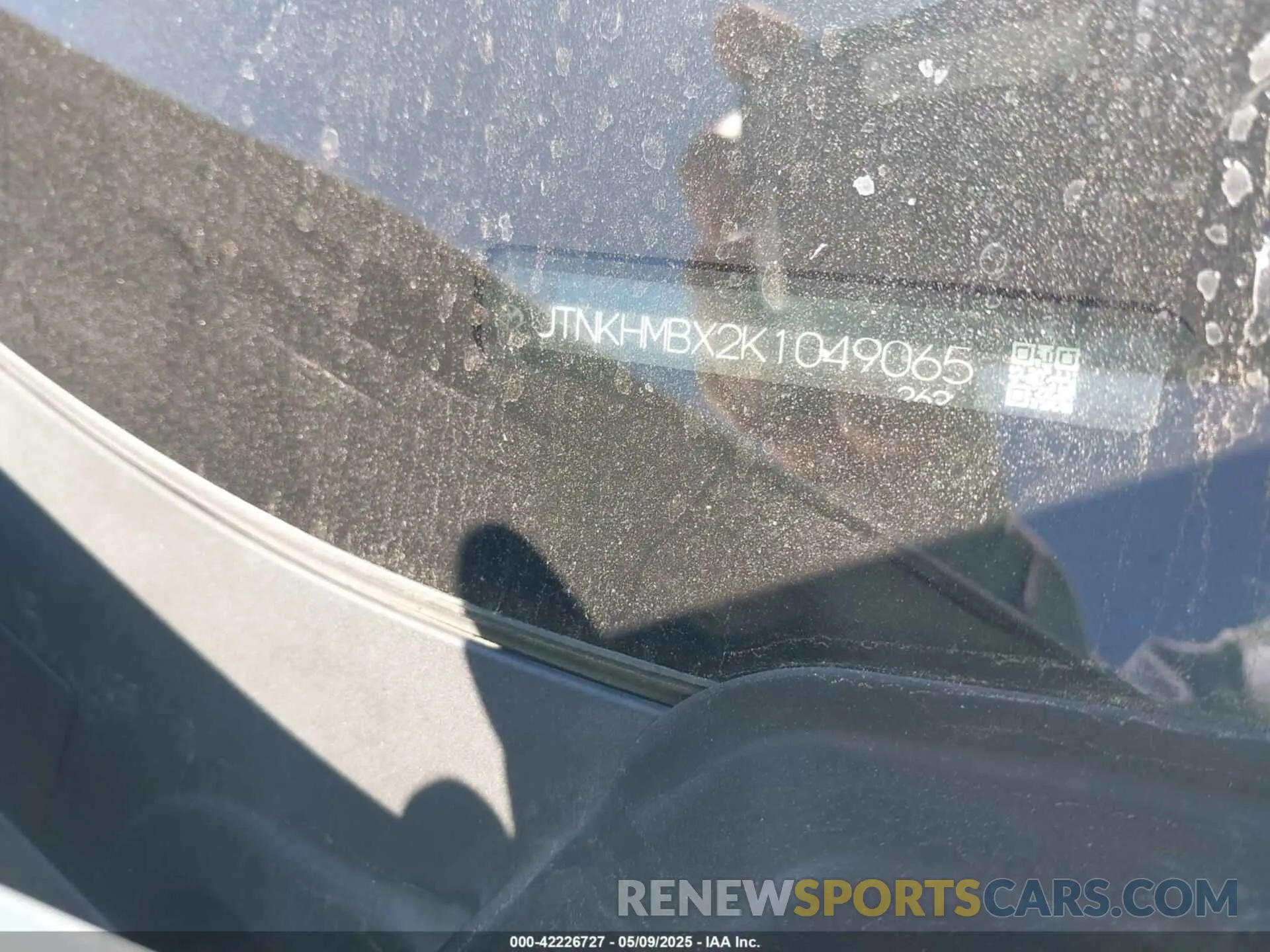 9 Photograph of a damaged car JTNKHMBX2K1049065 TOYOTA C-HR 2019