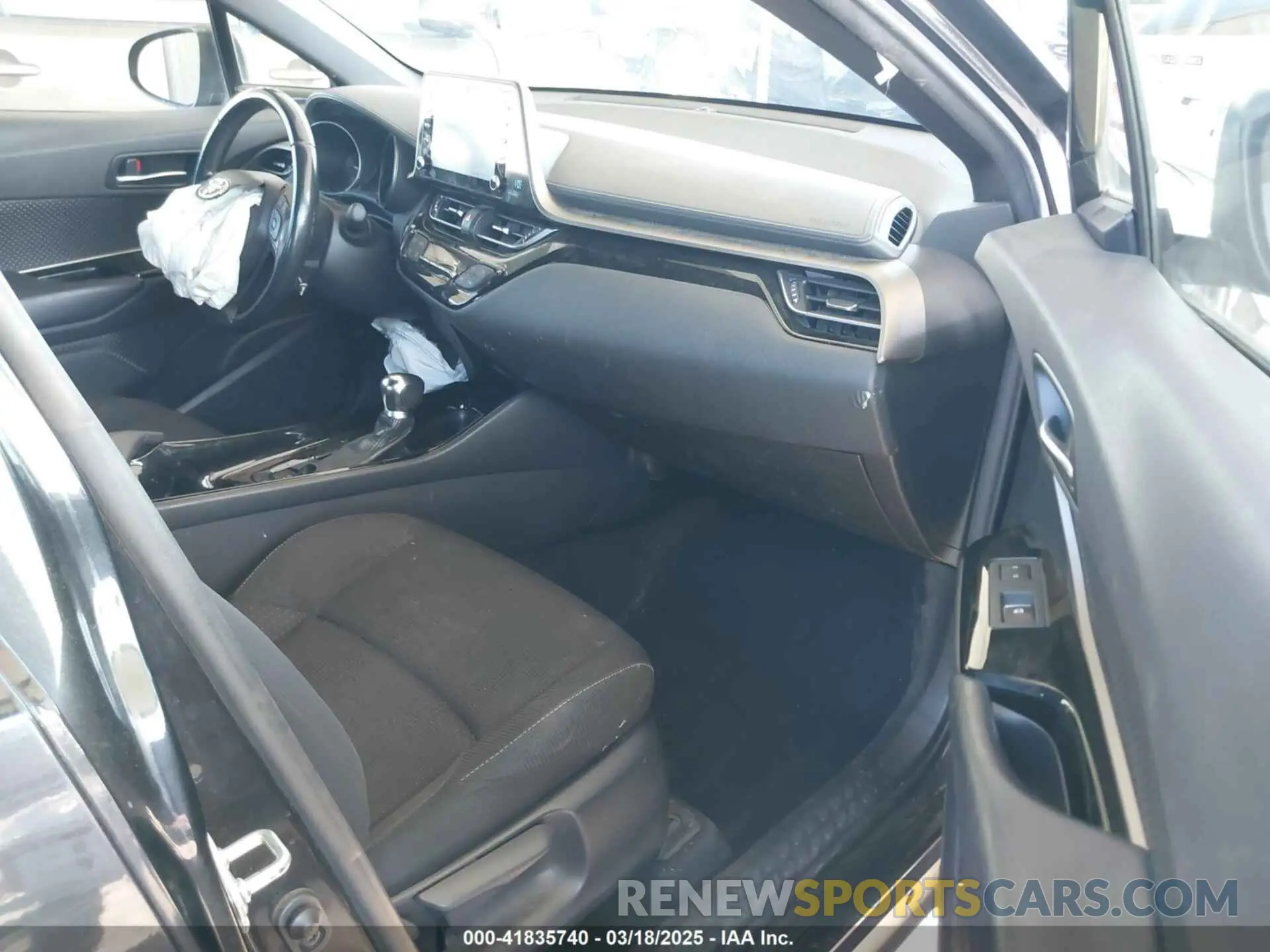 5 Photograph of a damaged car JTNKHMBX3K1013580 TOYOTA C-HR 2019