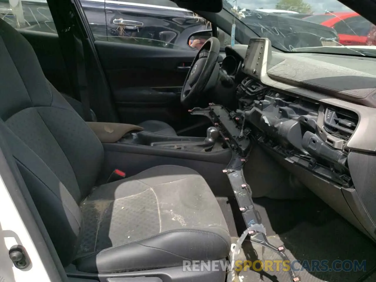 5 Photograph of a damaged car JTNKHMBX3K1024174 TOYOTA C-HR 2019