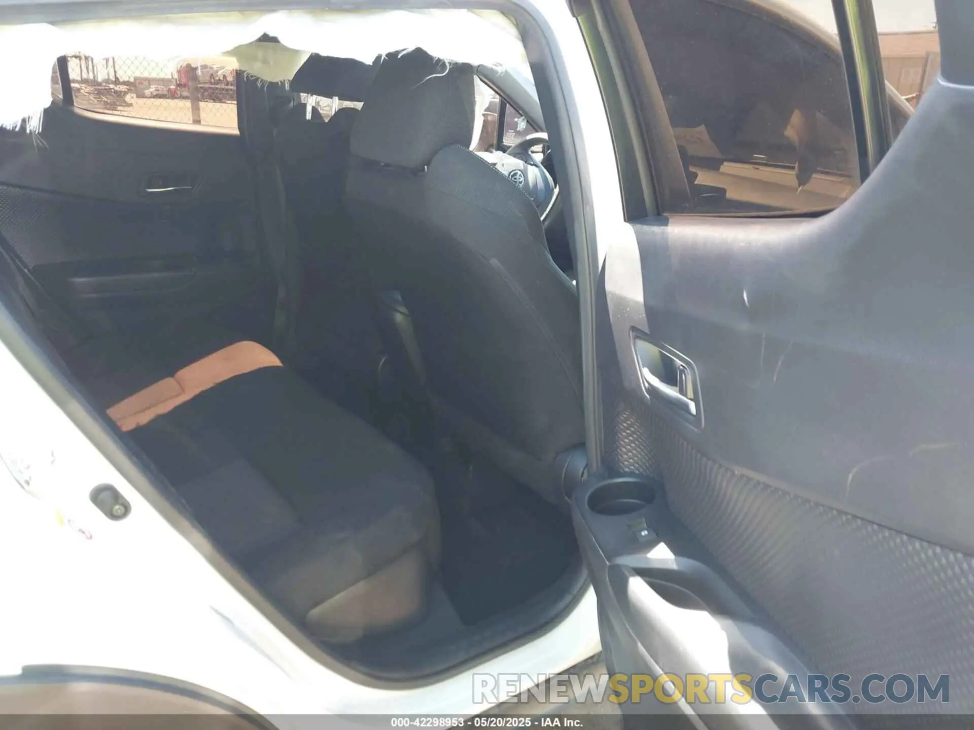 8 Photograph of a damaged car JTNKHMBX3K1030489 TOYOTA C-HR 2019