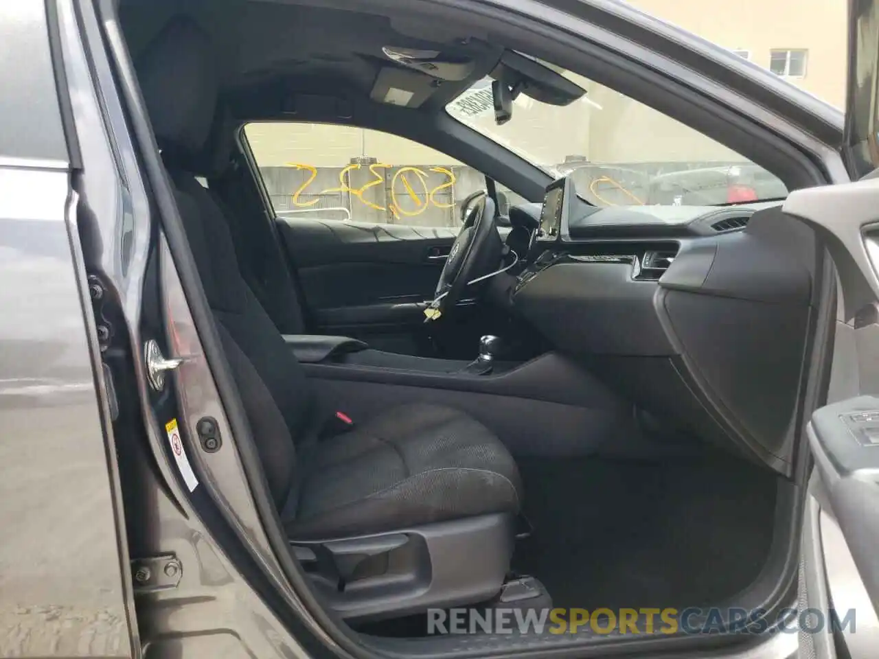 5 Photograph of a damaged car JTNKHMBX3K1033120 TOYOTA C-HR 2019