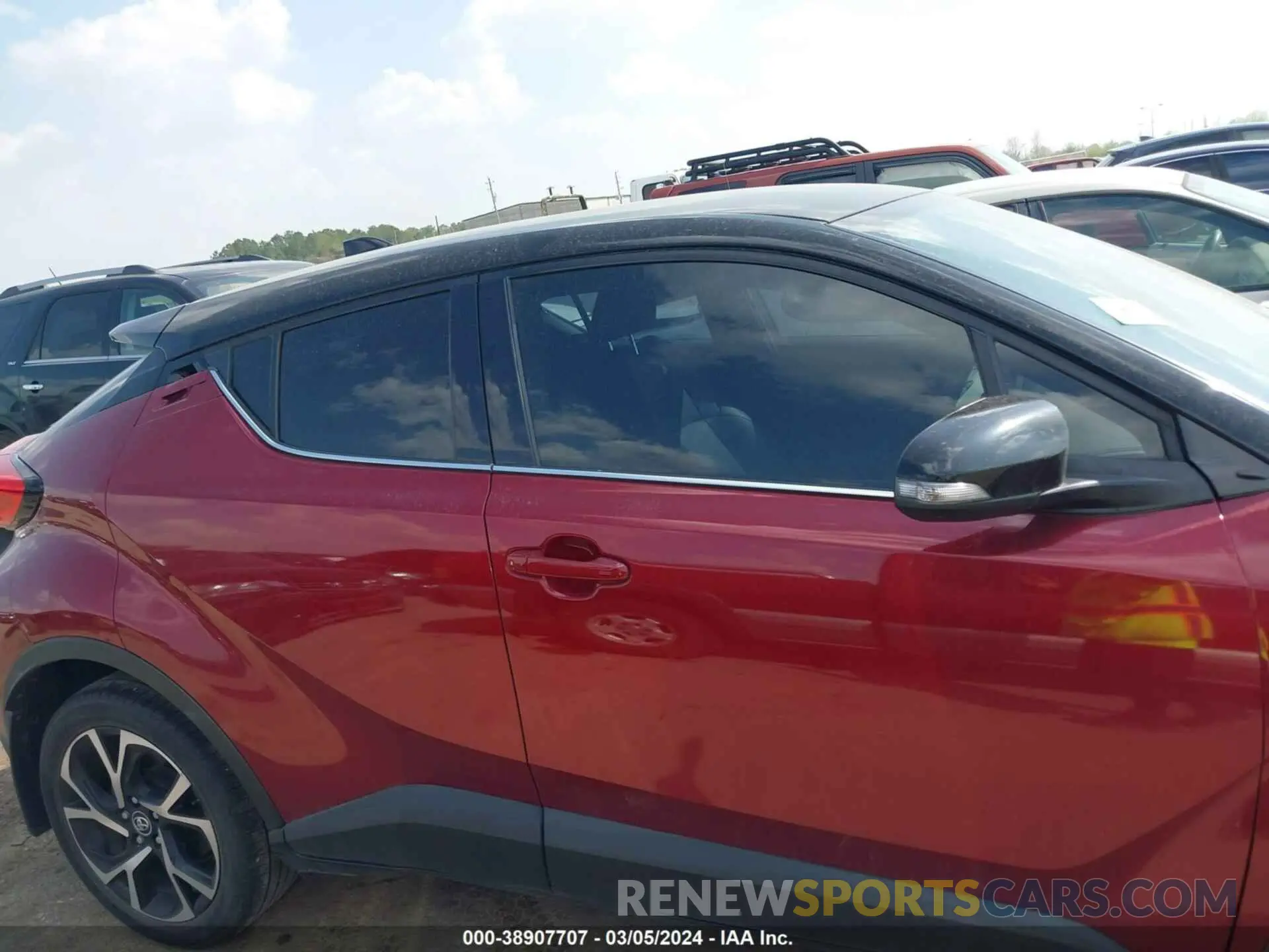 13 Photograph of a damaged car JTNKHMBX4K1013961 TOYOTA C-HR 2019