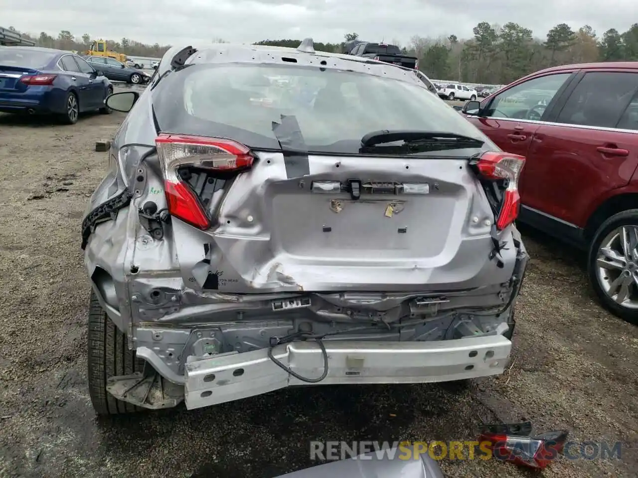 9 Photograph of a damaged car JTNKHMBX4K1015435 TOYOTA C-HR 2019