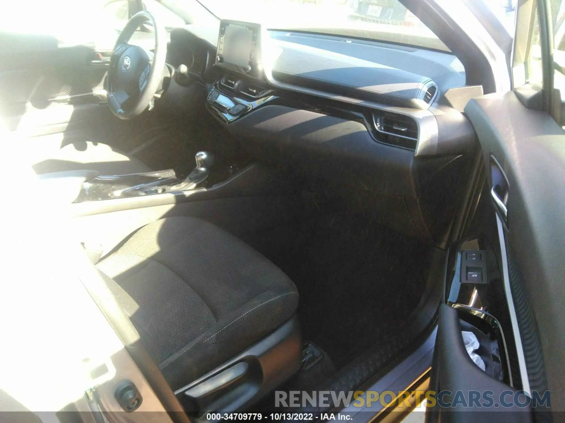 5 Photograph of a damaged car JTNKHMBX4K1023910 TOYOTA C-HR 2019