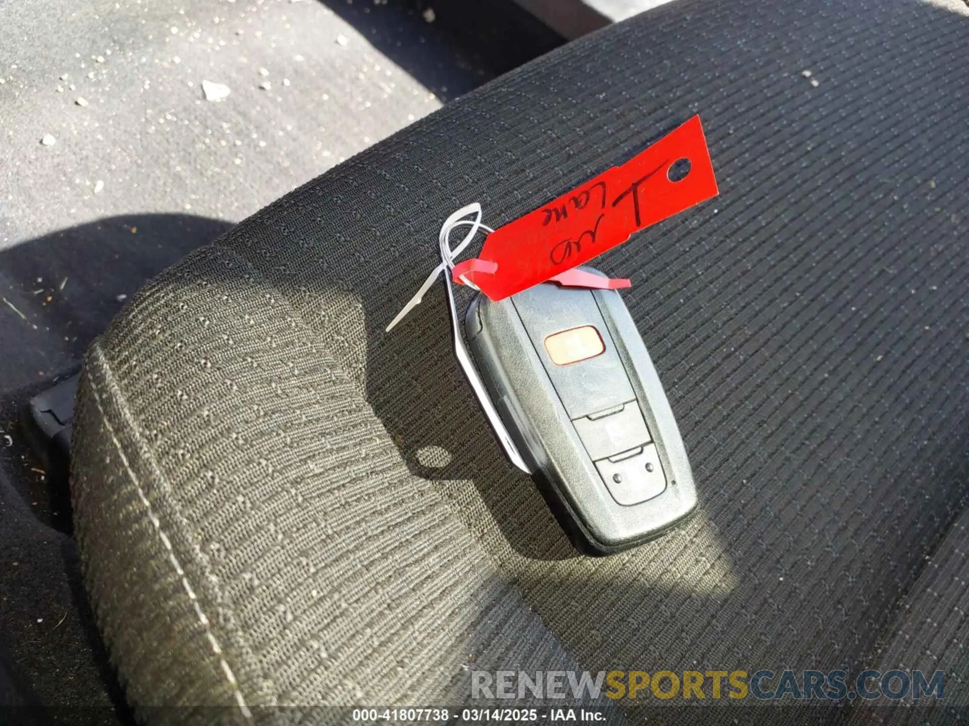 11 Photograph of a damaged car JTNKHMBX4K1025527 TOYOTA C-HR 2019