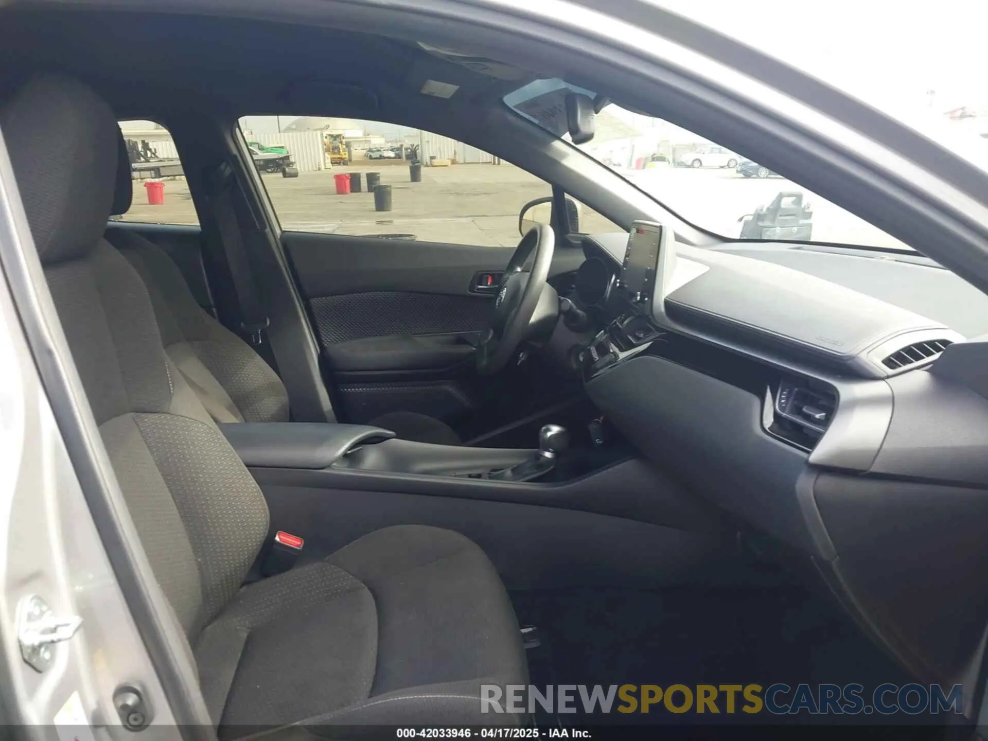 5 Photograph of a damaged car JTNKHMBX4K1025673 TOYOTA C-HR 2019