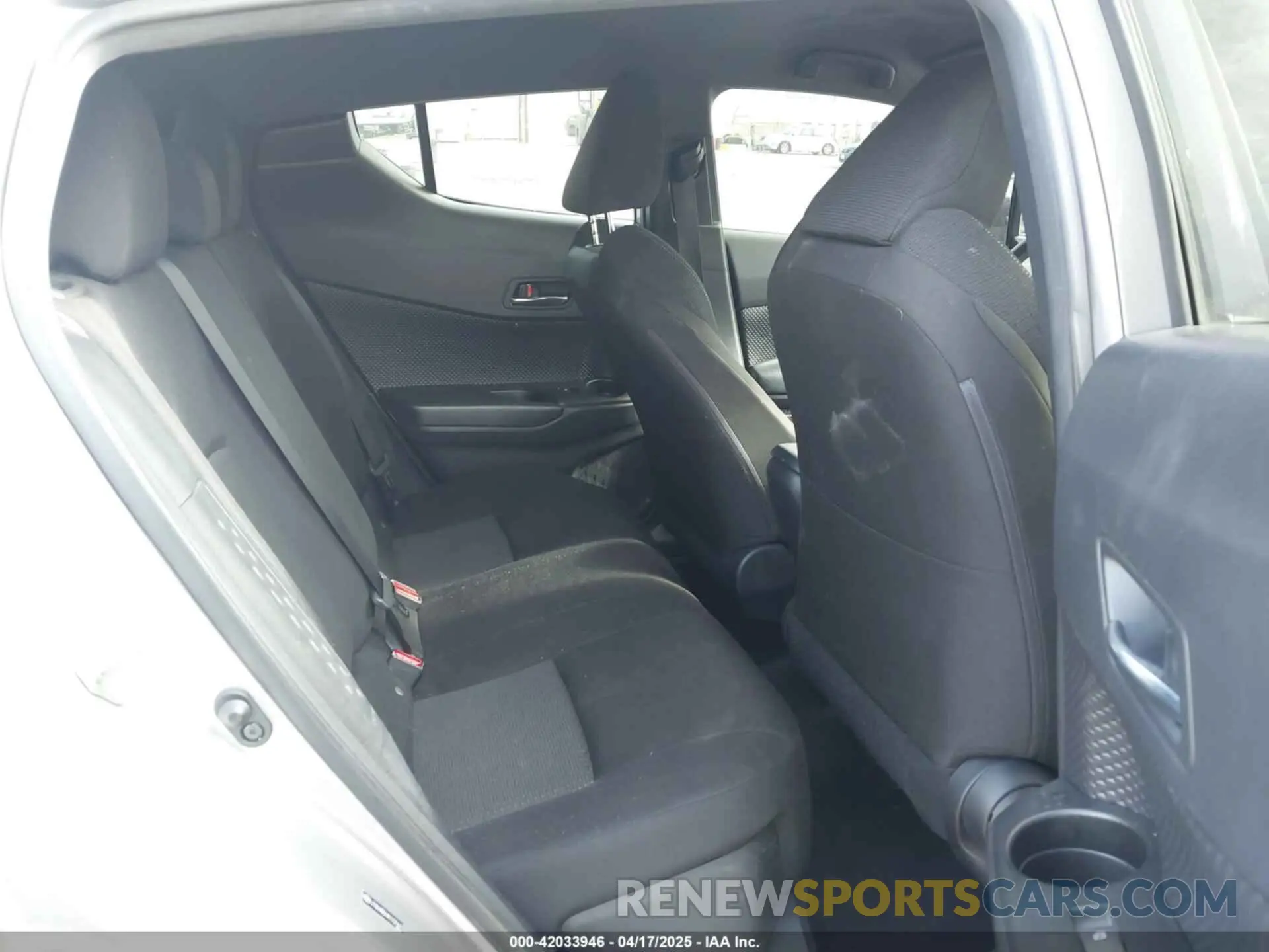 8 Photograph of a damaged car JTNKHMBX4K1025673 TOYOTA C-HR 2019
